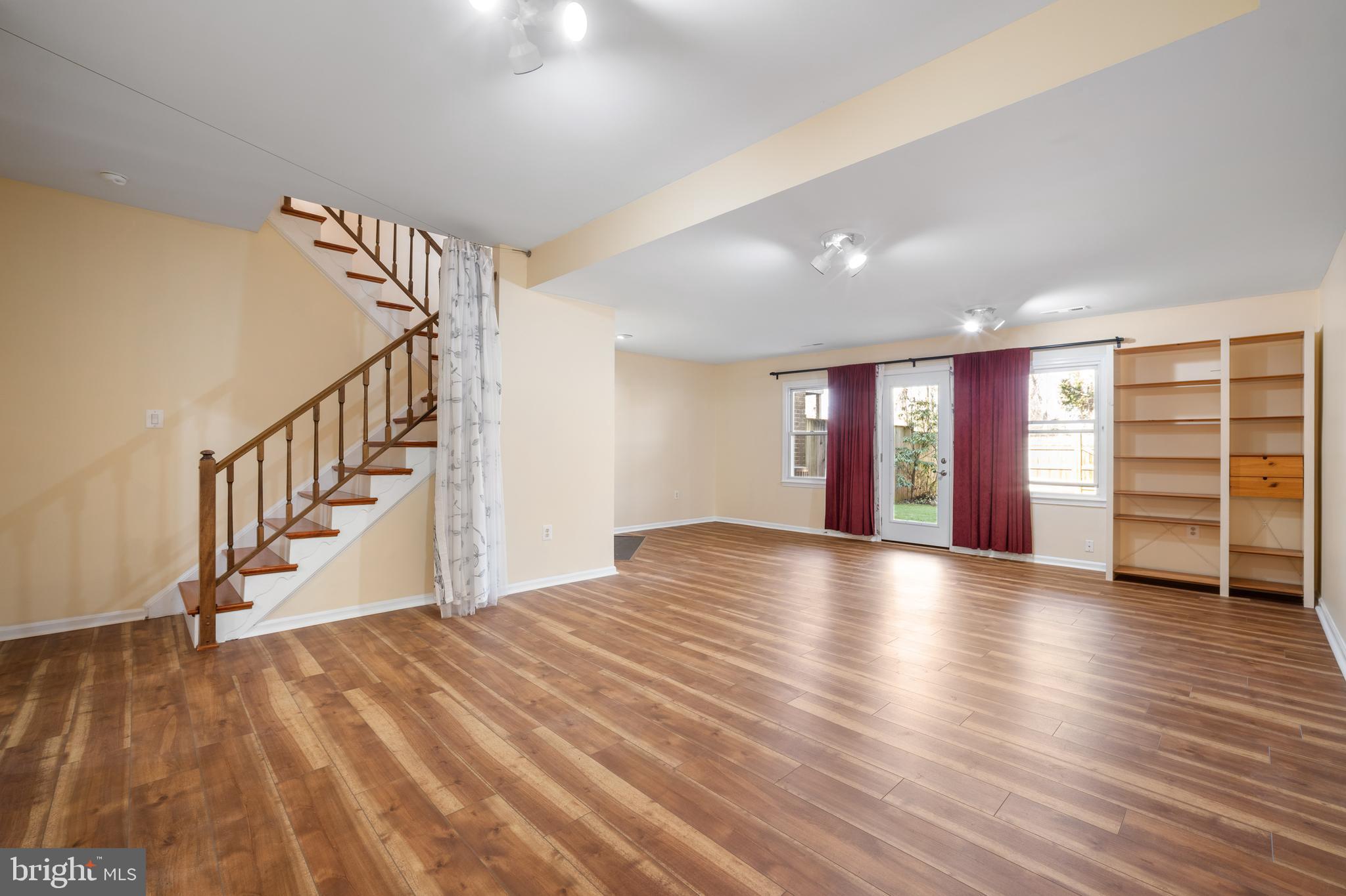 INVERNESS KNOLLS - Residential