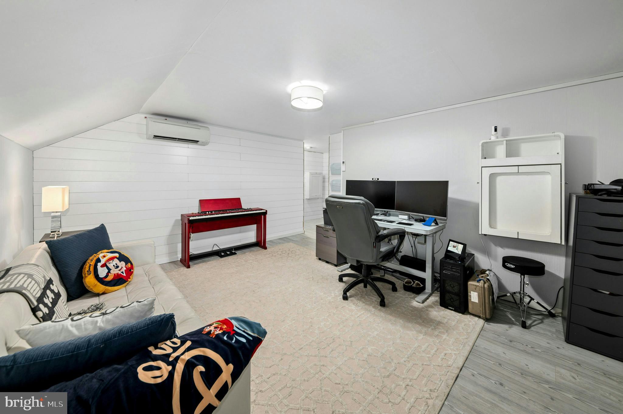 TRADITIONS OF AMERICA AT GREEN POND - Residential