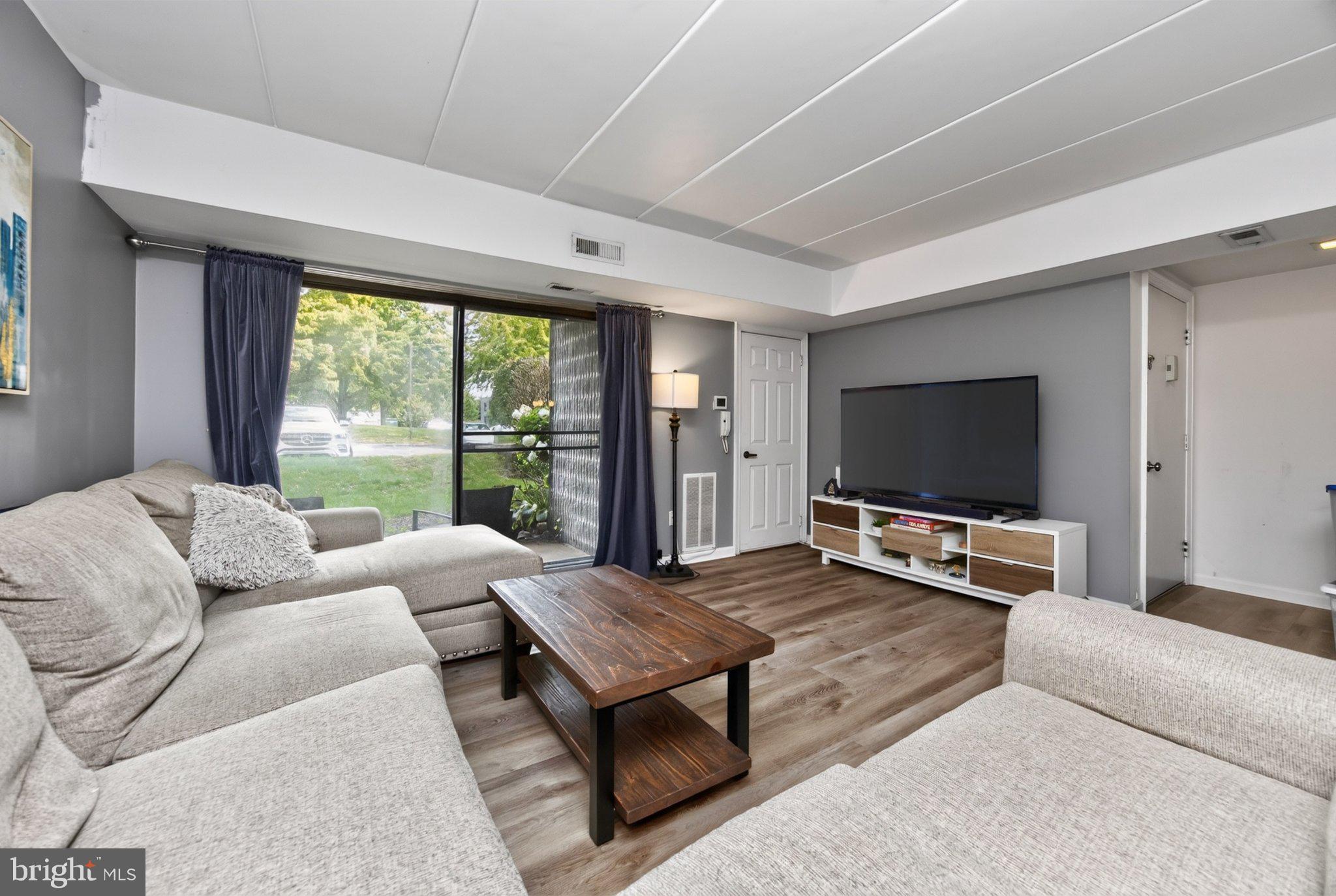 267 E VILLAGE ROAD
