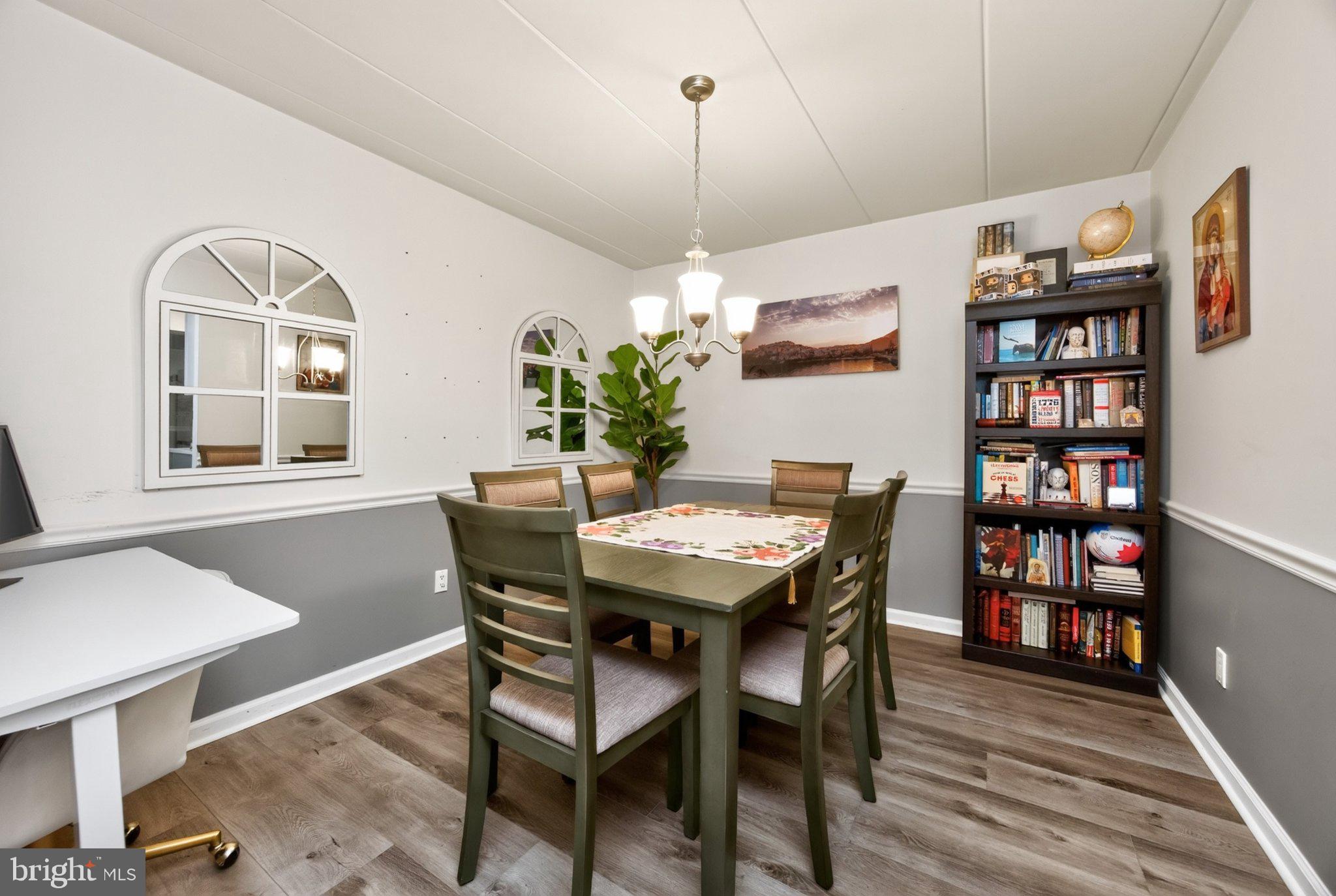 267 E VILLAGE ROAD