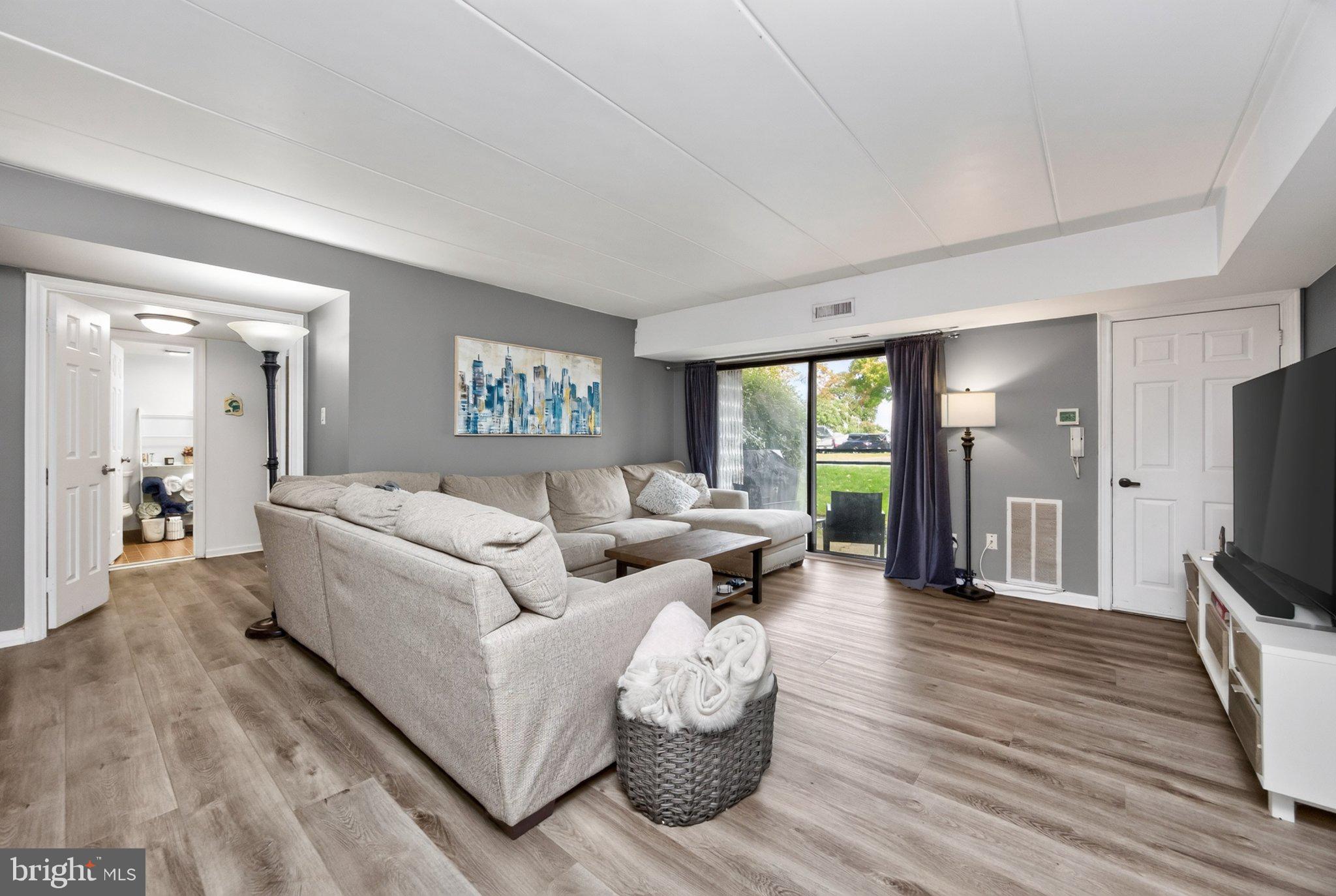 267 E VILLAGE ROAD