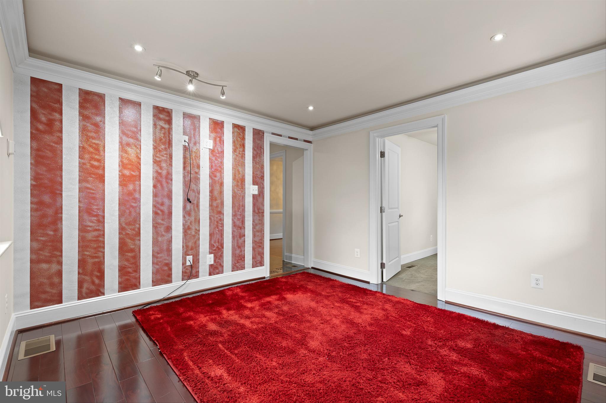 WOODLAWN - Residential