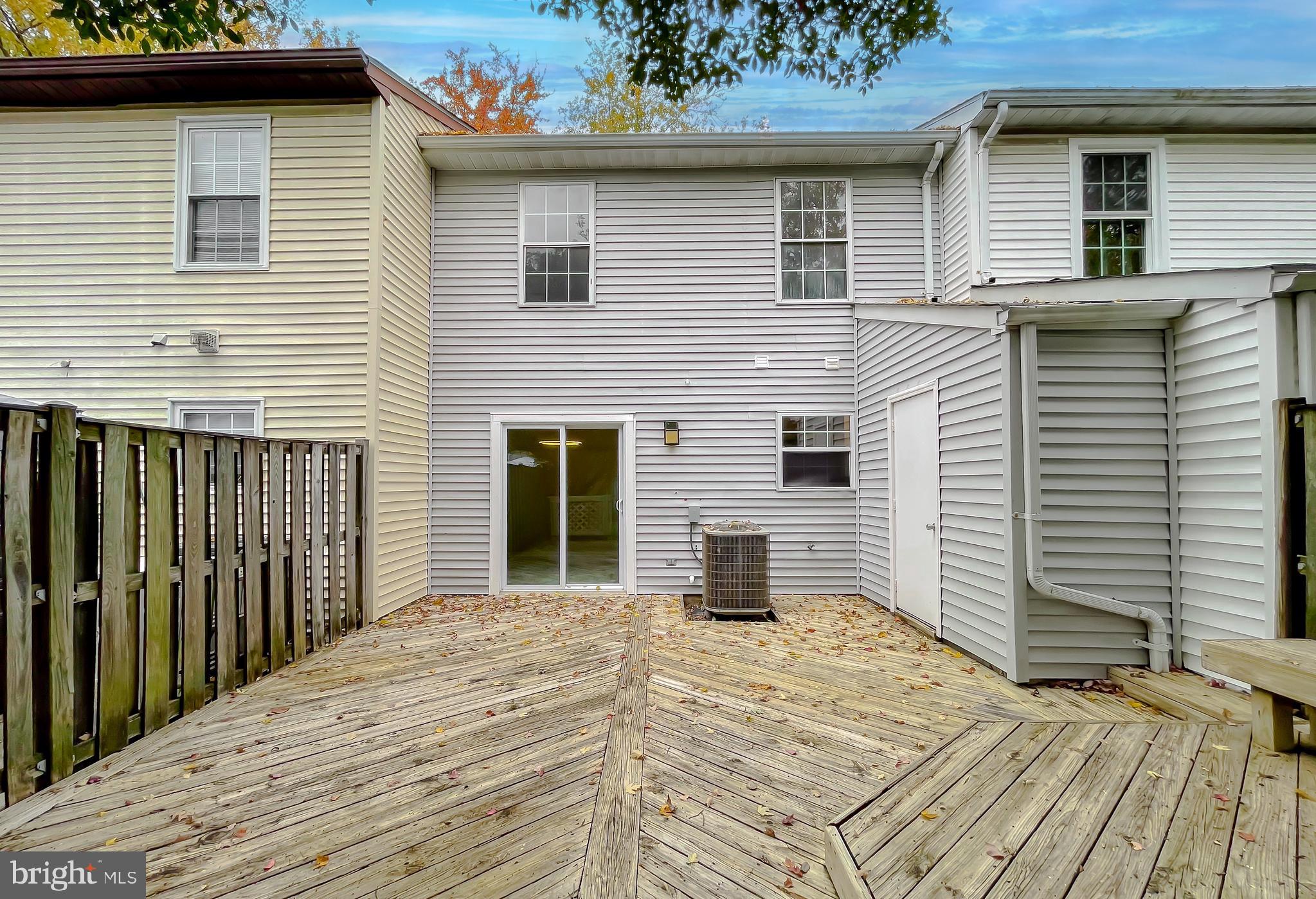 TANGLEWOOD TOWNHOMES SUB - Residential