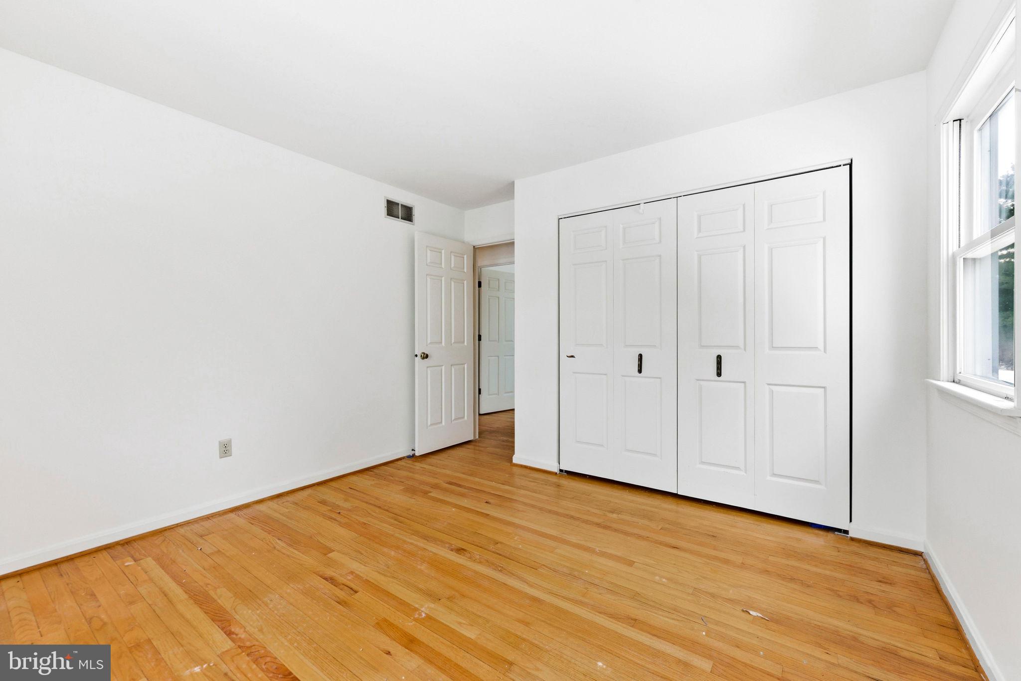 HAMPSTEAD - Residential