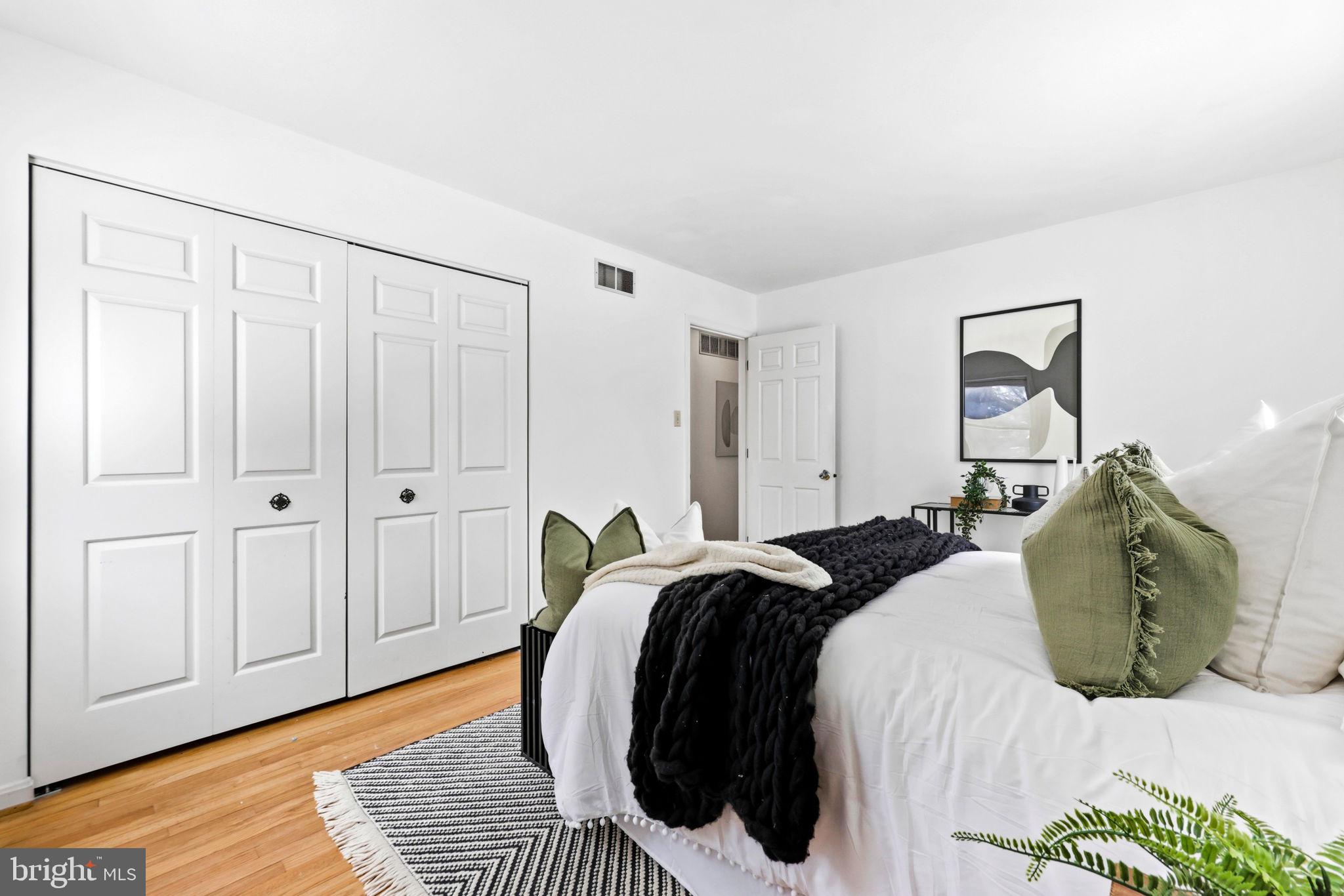 HAMPSTEAD - Residential