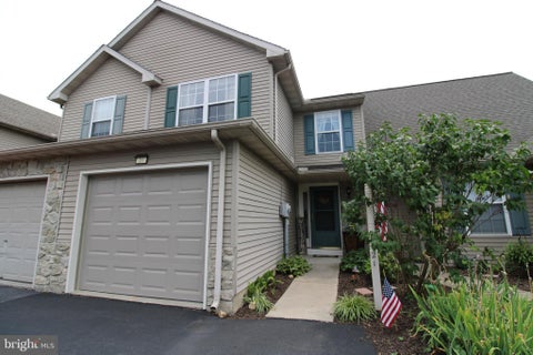 Townhouse For Sale - 21 Tumbling Run<br/> LITITZ, PA 17543