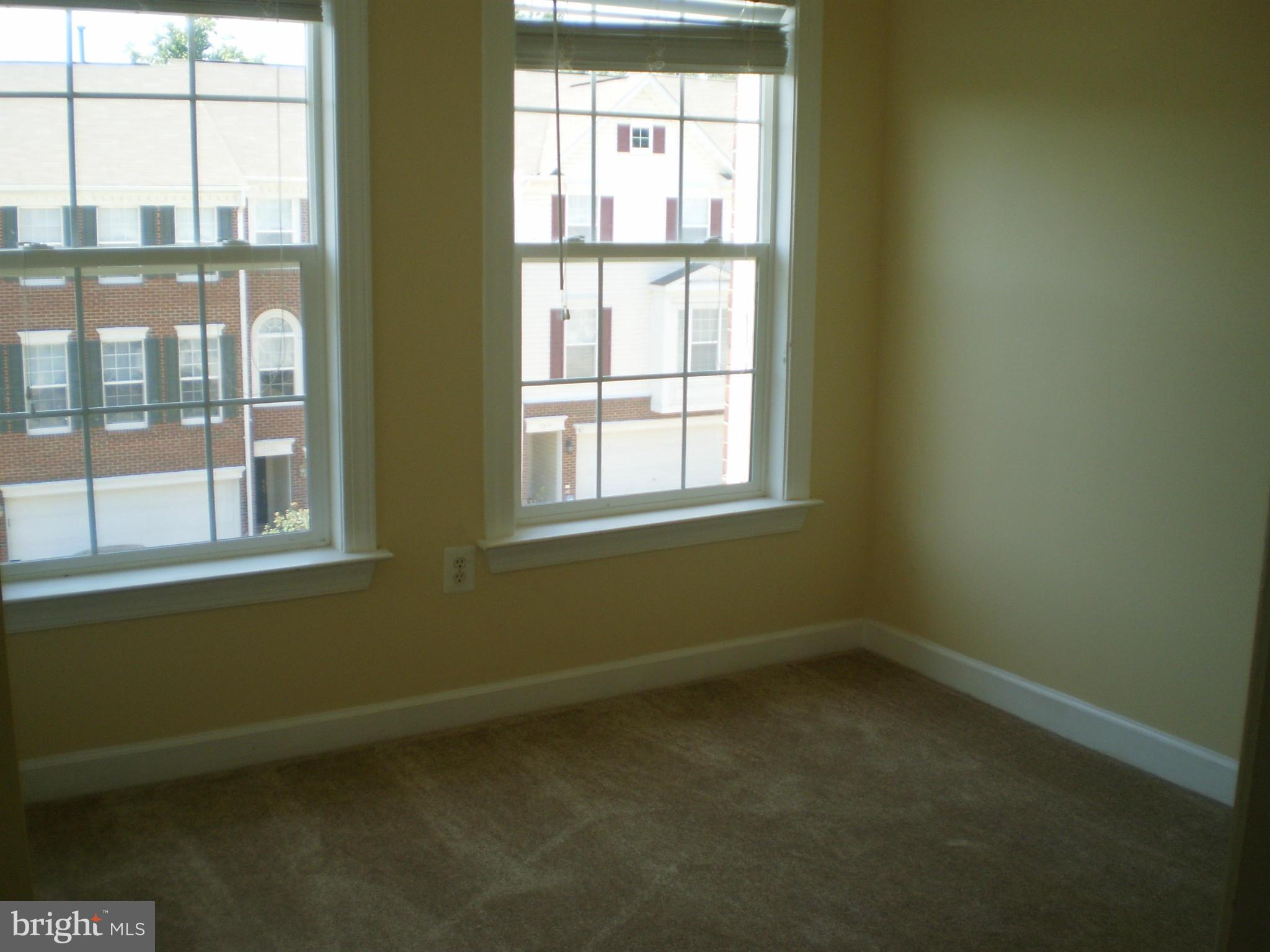 RIVERSIDE STATION - Residential Lease