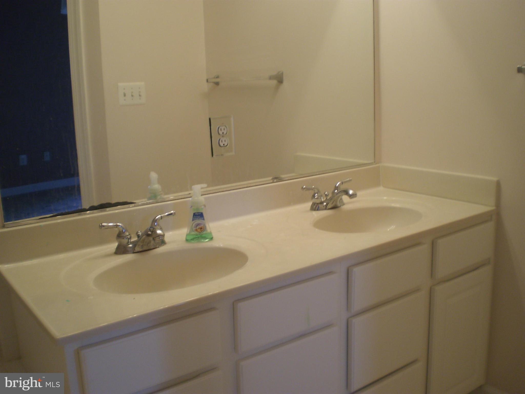 RIVERSIDE STATION - Residential Lease