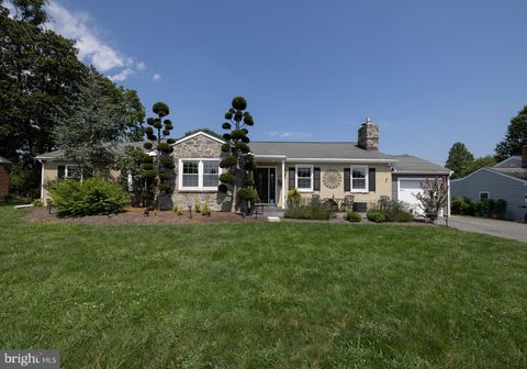 Photo of 51 Shellburne Drive, WILMINGTON, DE 19803 (MLS # DENC2087812)