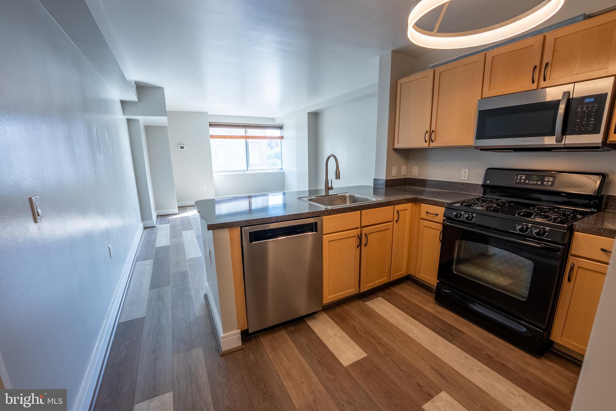 800 4TH STREET SW N312