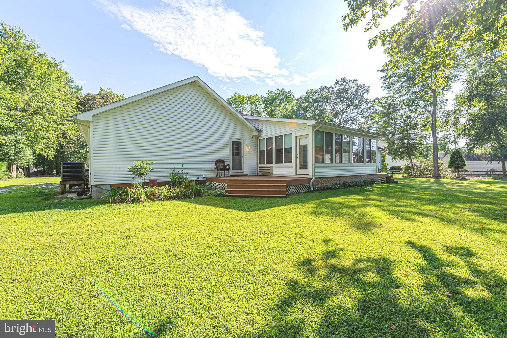 28 MANOR DRIVE