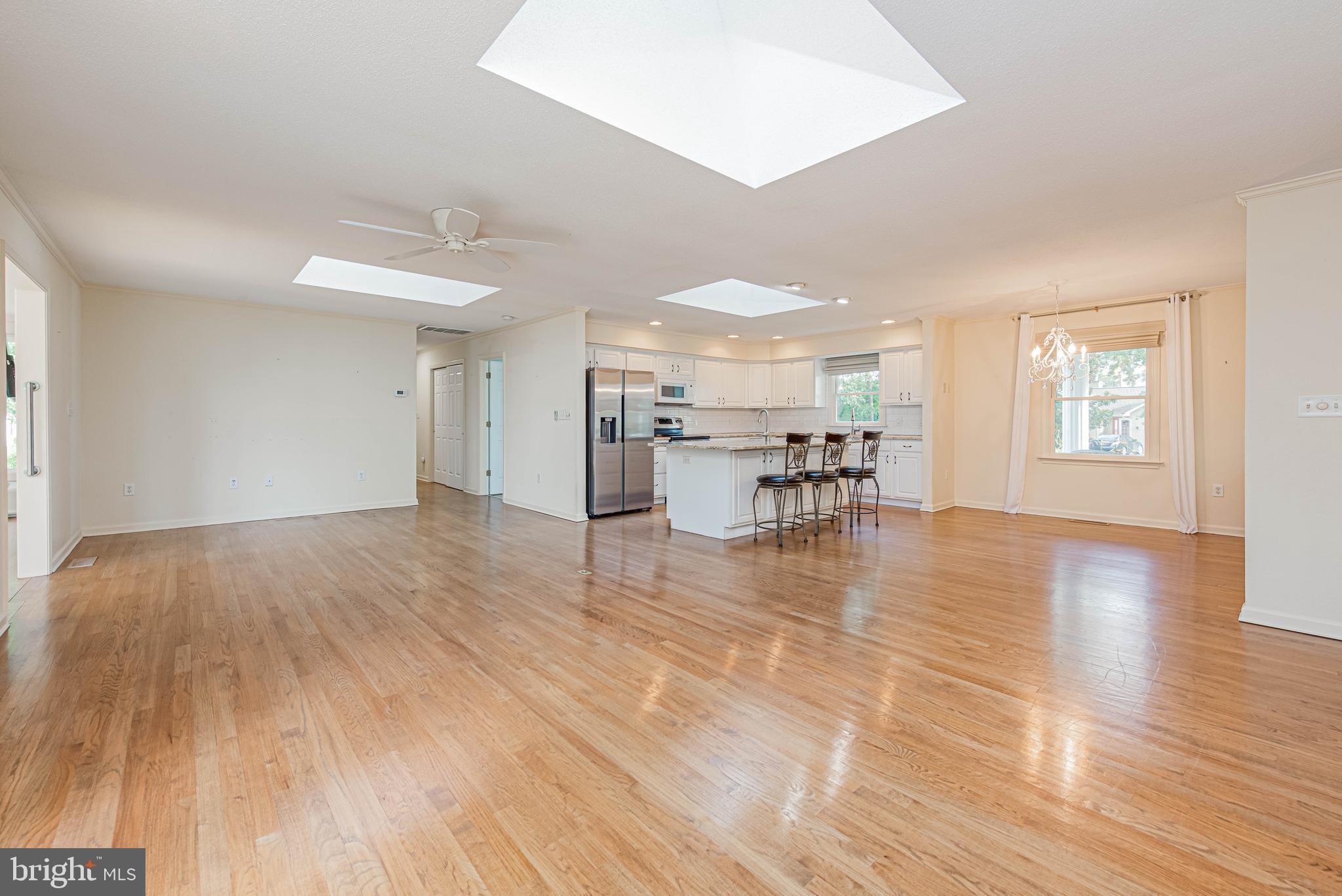 28 MANOR DRIVE
