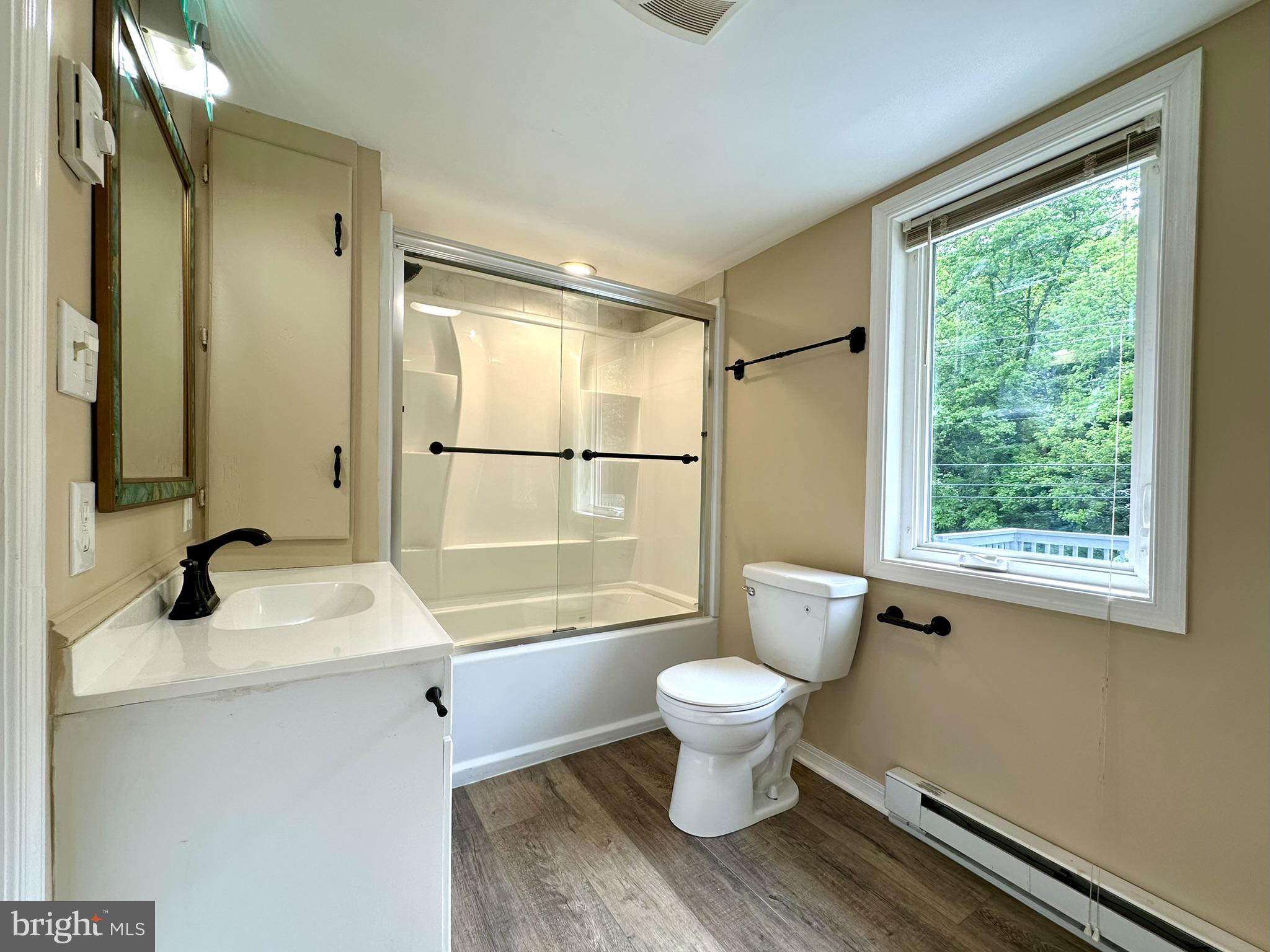 EAST MANCHESTER TWP. - Residential