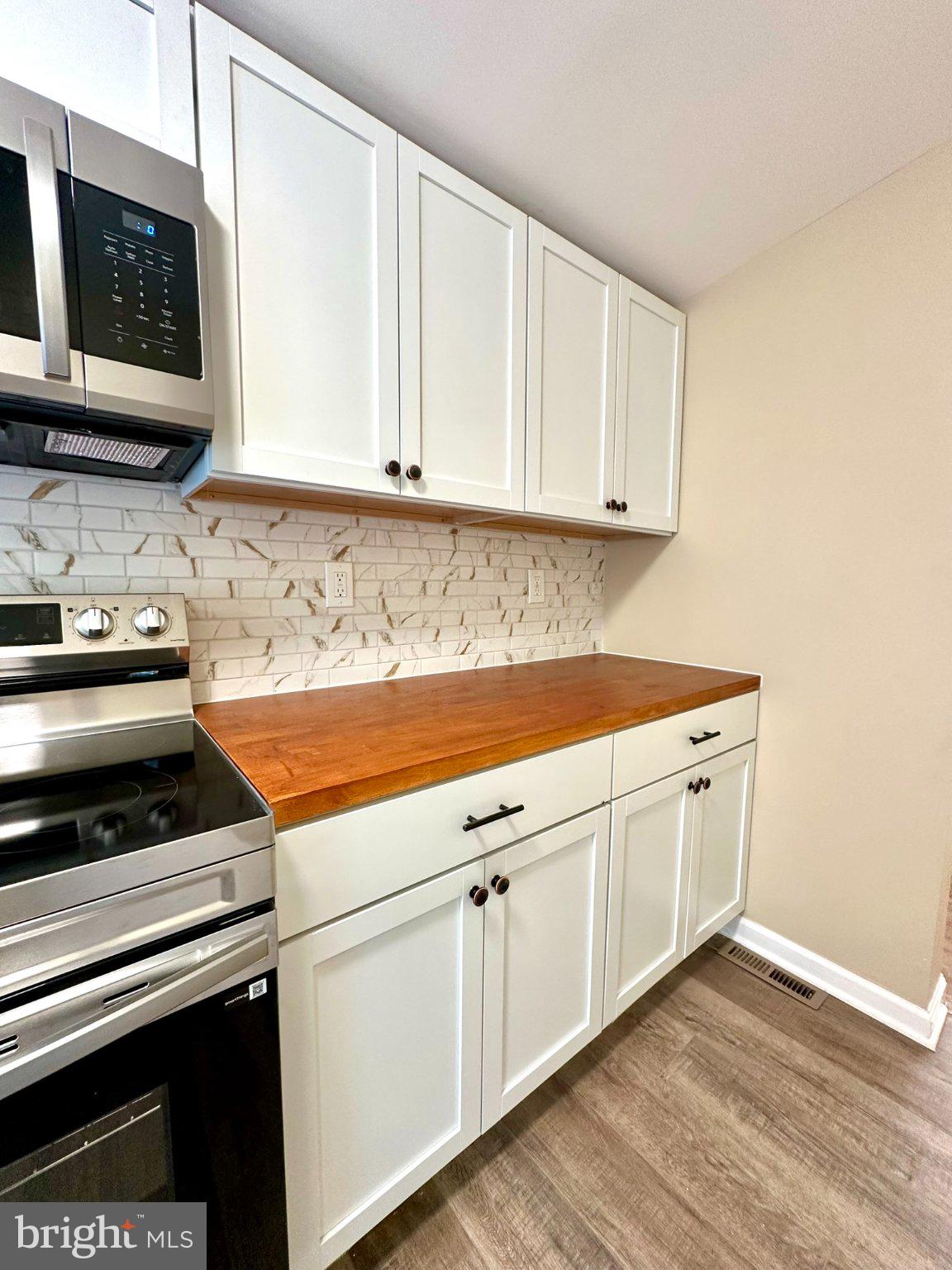 EAST MANCHESTER TWP. - Residential