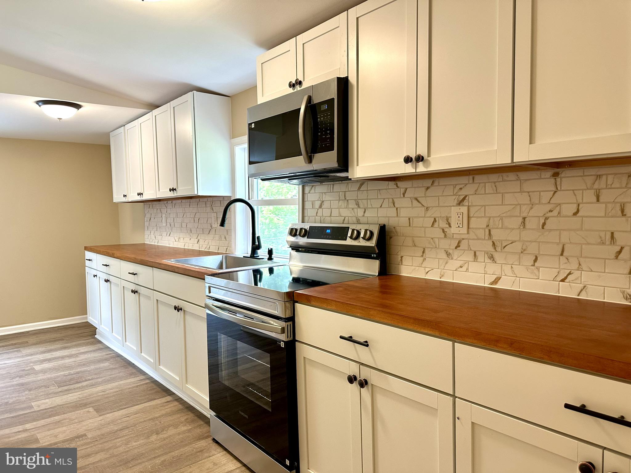 EAST MANCHESTER TWP. - Residential