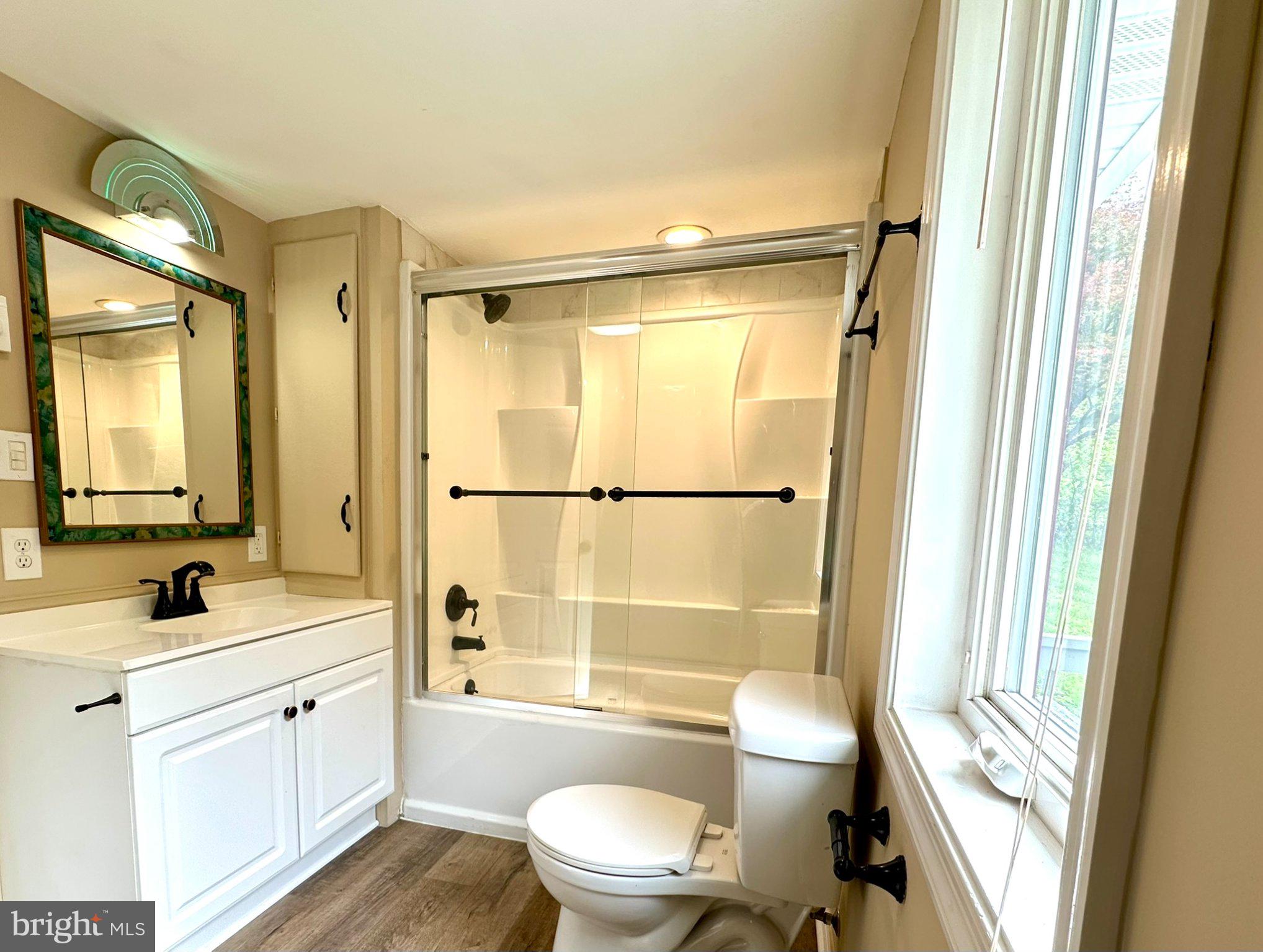 EAST MANCHESTER TWP. - Residential