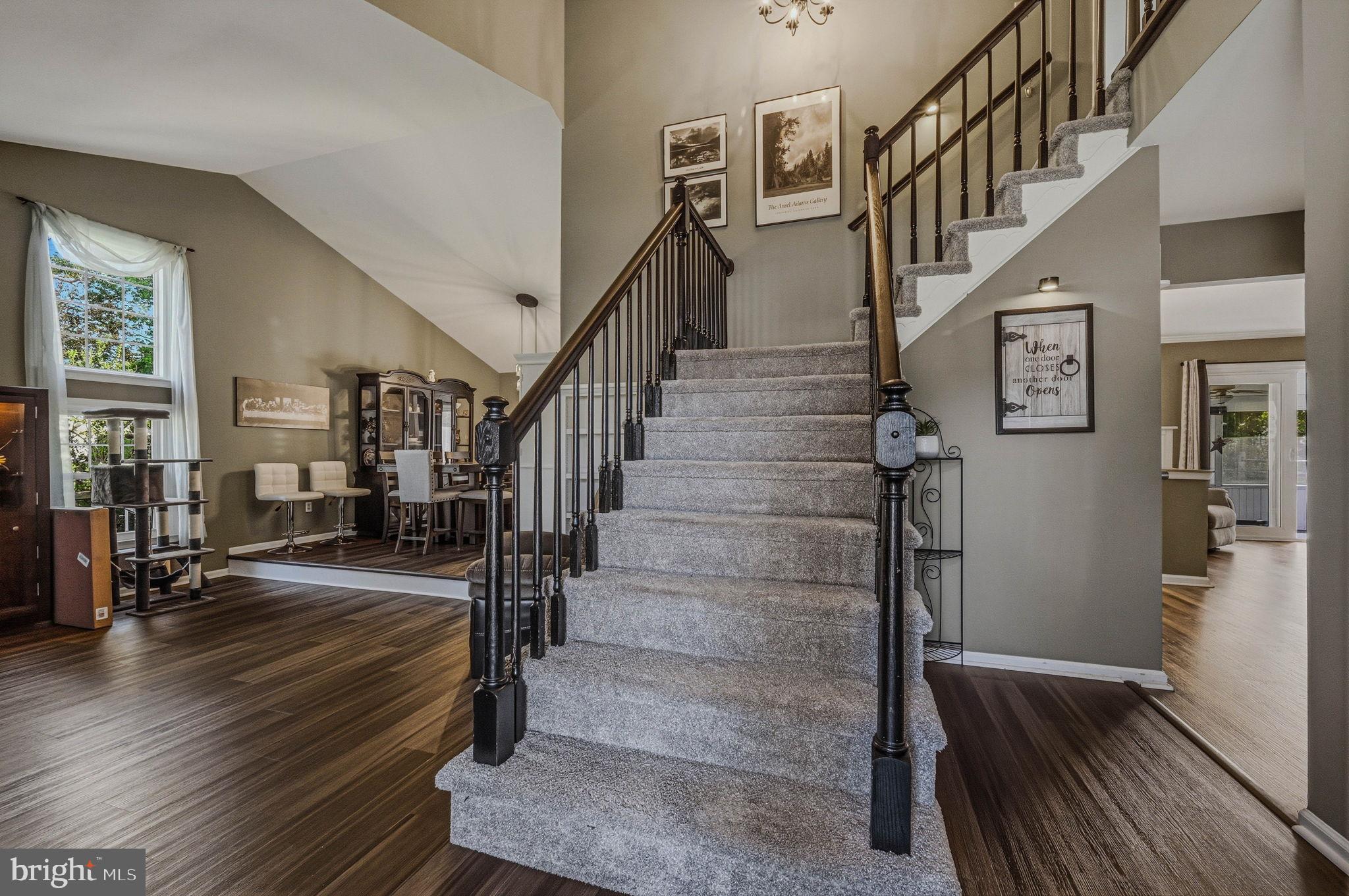 7 PEWTER COURT