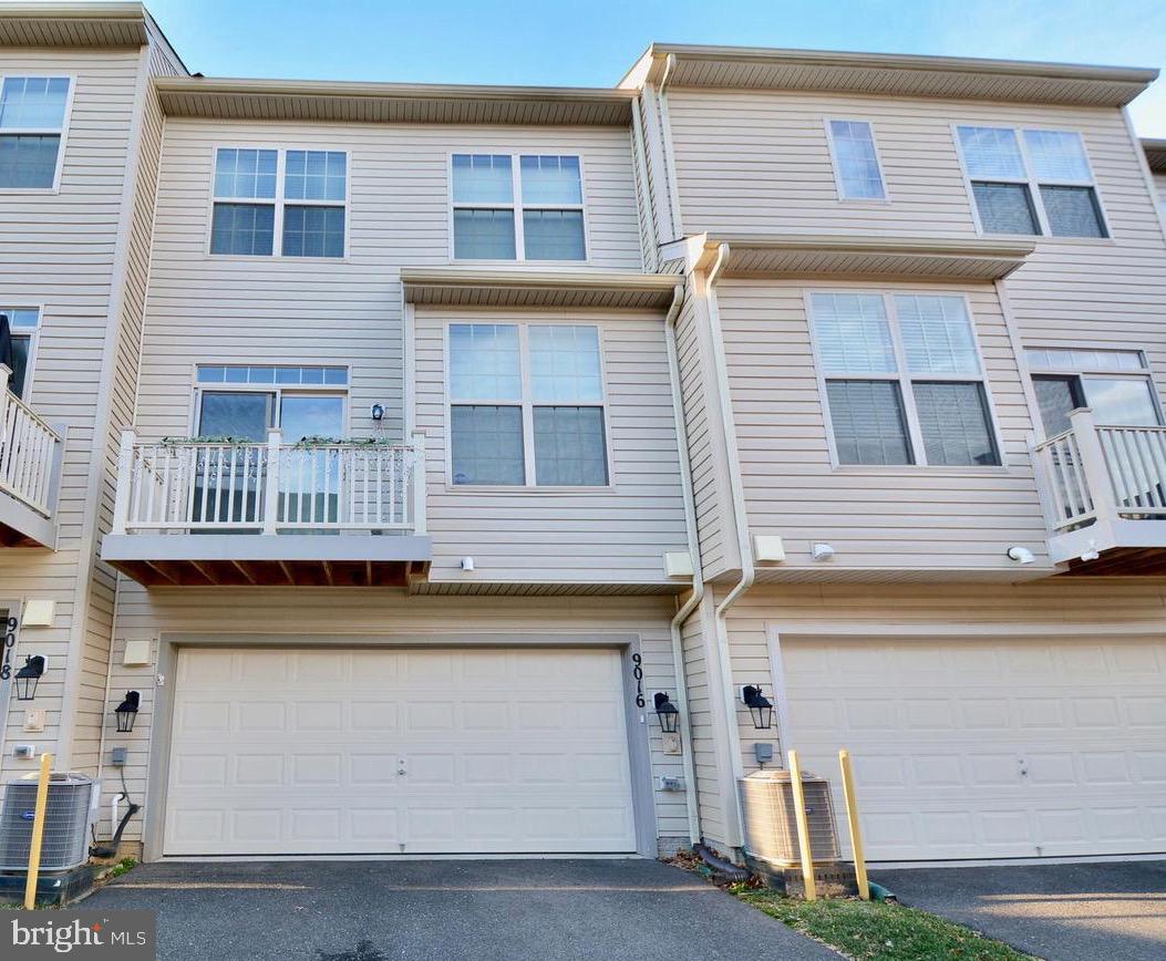 WOODMOORE TOWNE CENTRE - Residential Lease