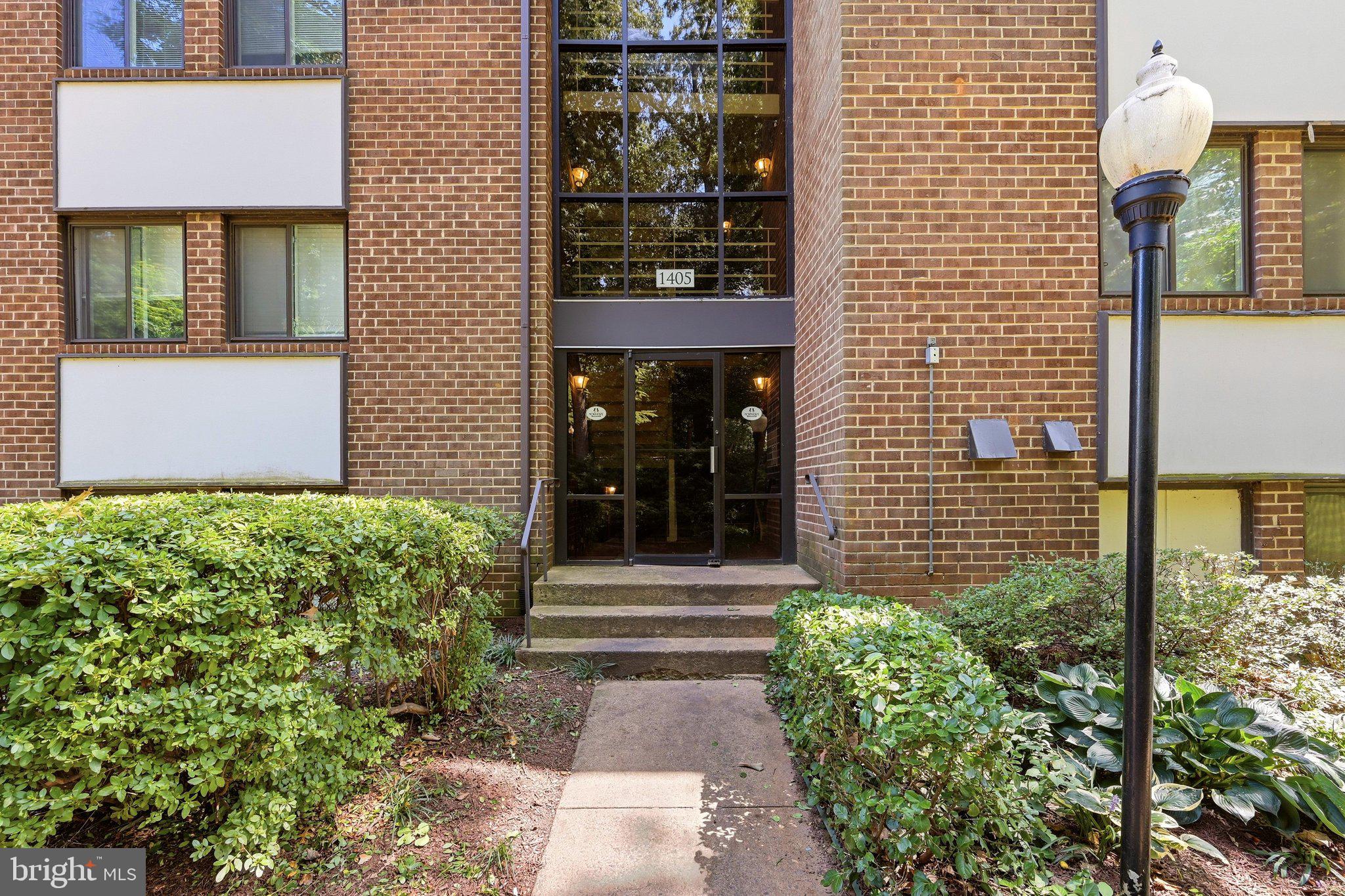 1405 NORTHGATE SQUARE 32B