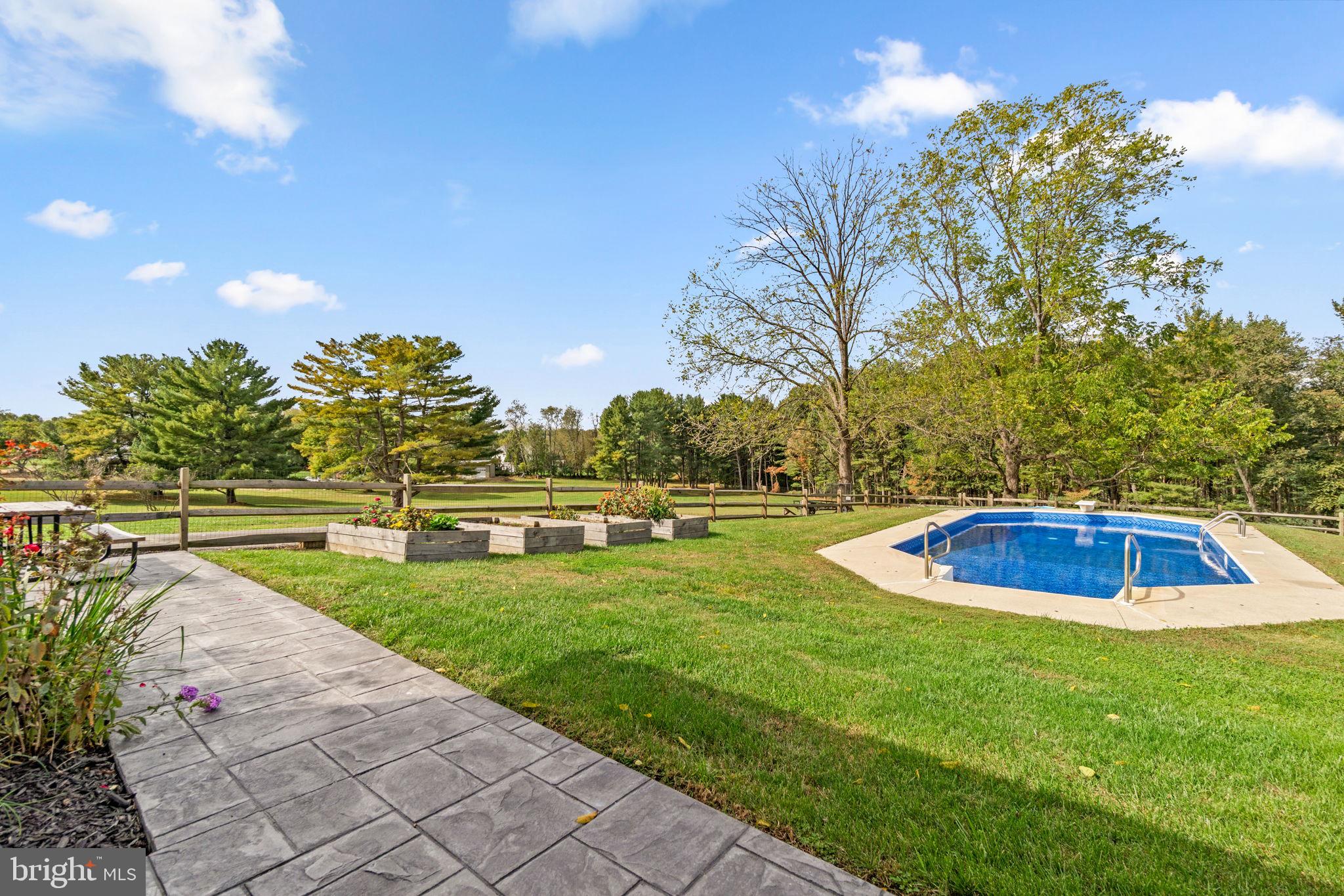 CANDLEWICKE - Residential