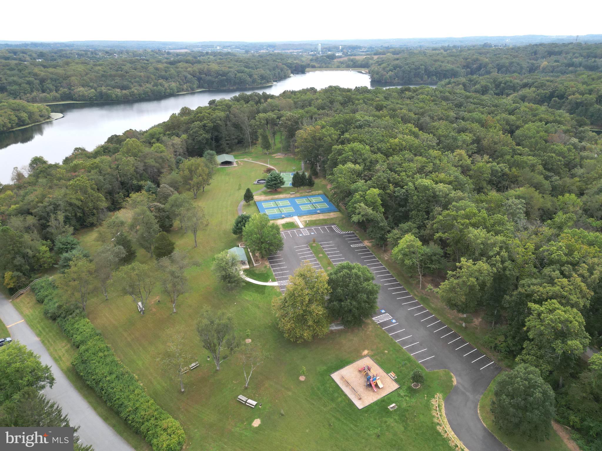 CANDLEWICKE - Residential