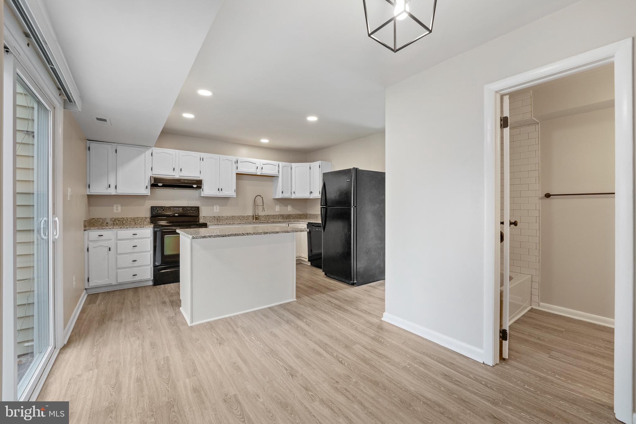 BREEZEWOOD FOREST - Residential Lease