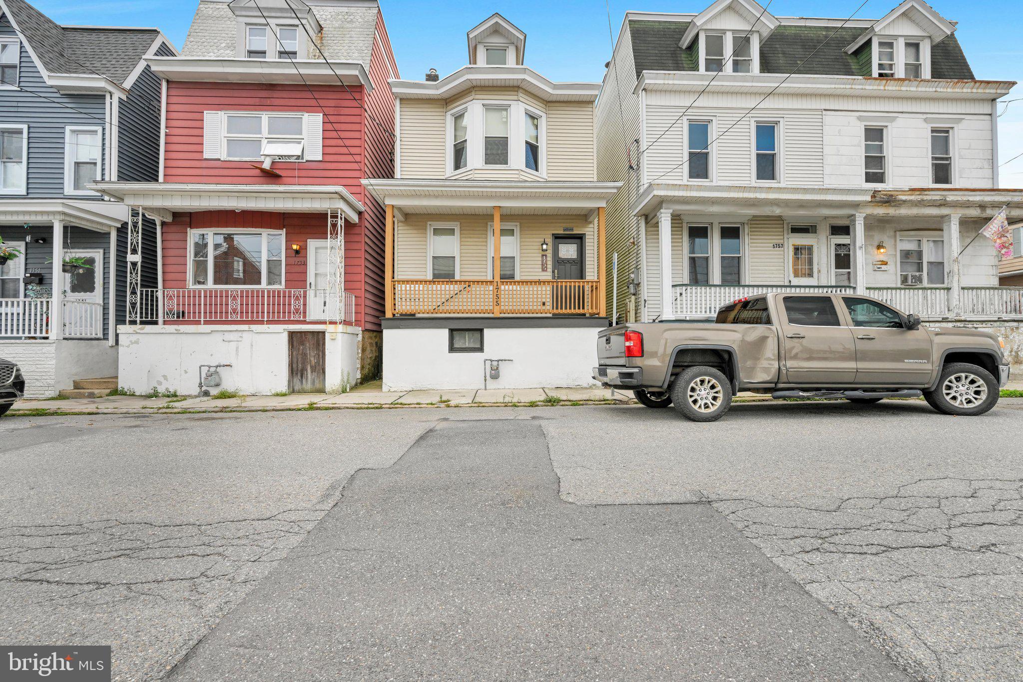 1755 W NORWEGIAN STREET