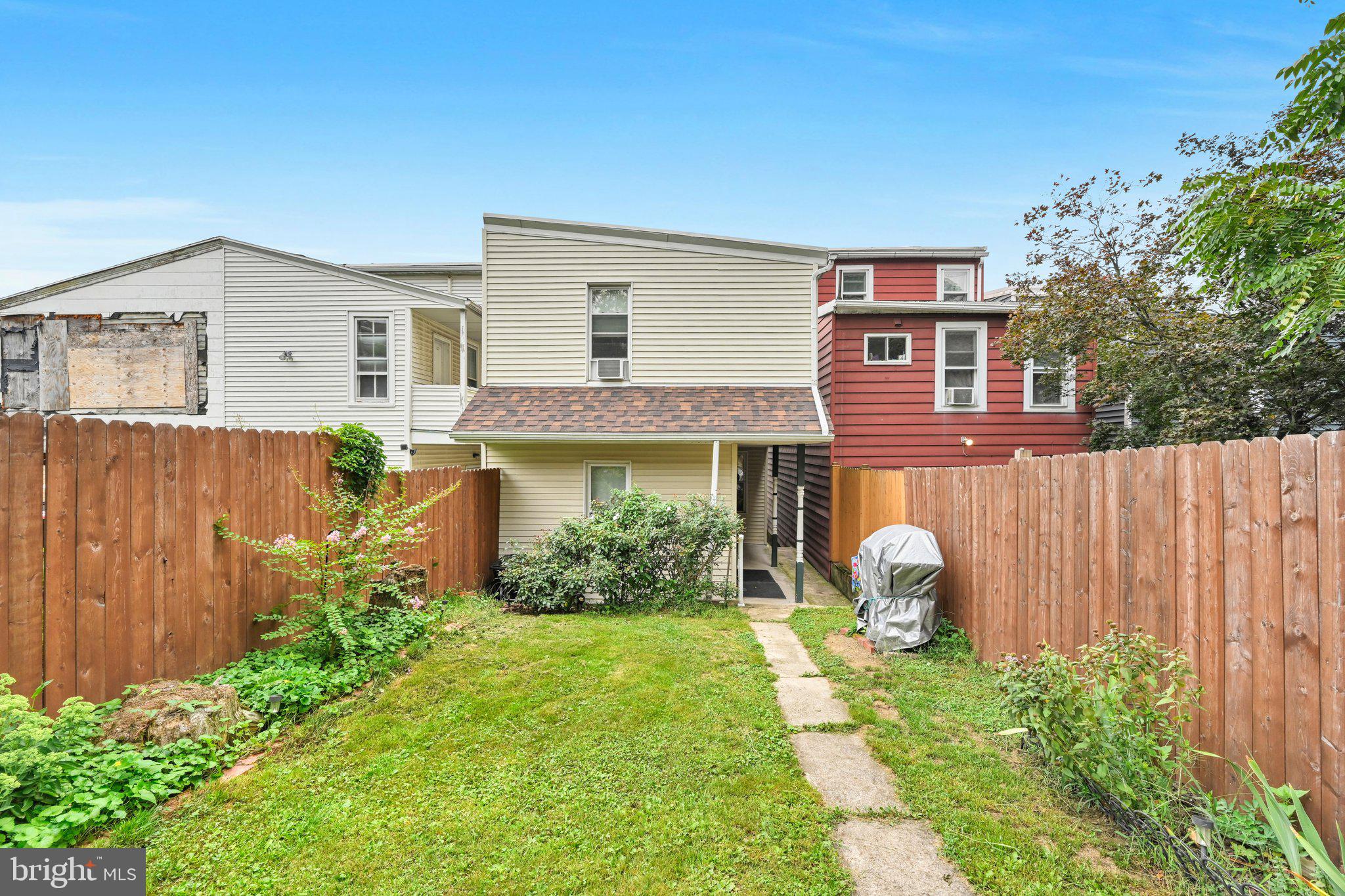 1755 W NORWEGIAN STREET