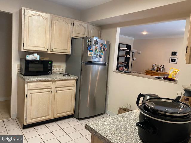 GEORGETOWN VILLAGE - Residential Lease