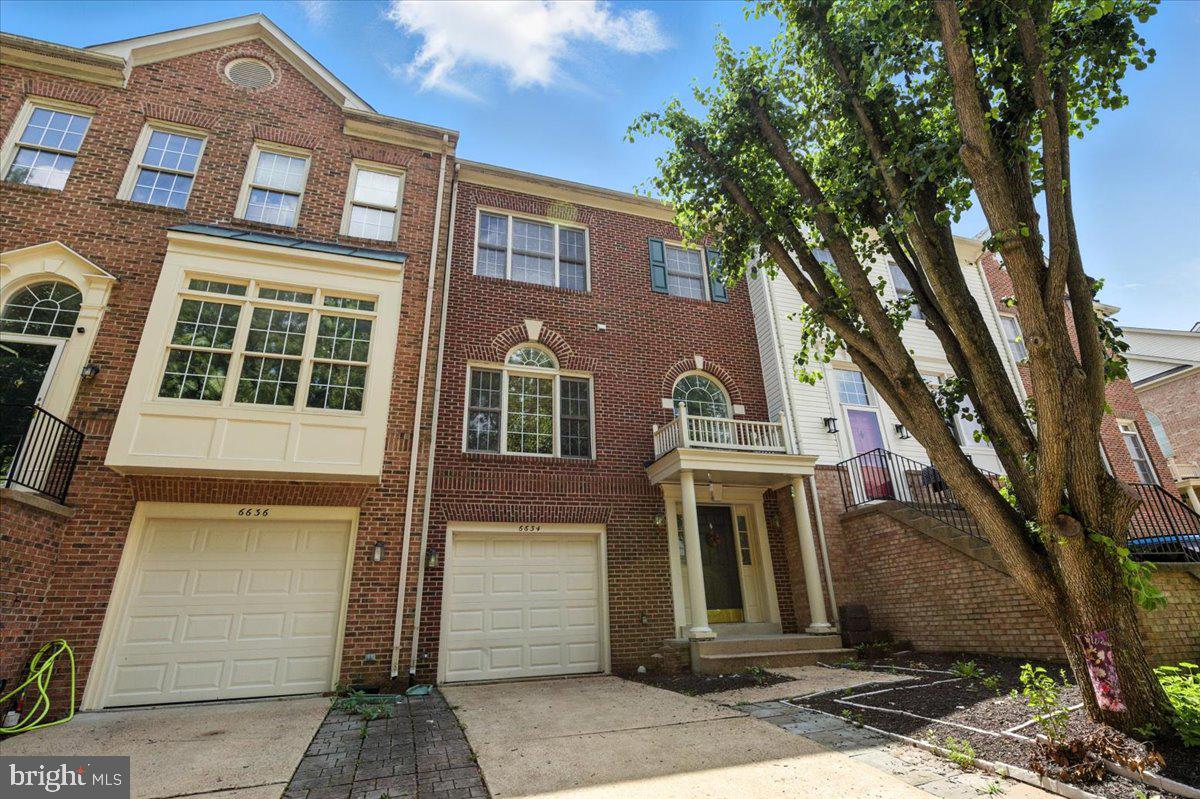 6634 FROST LAKE LANE