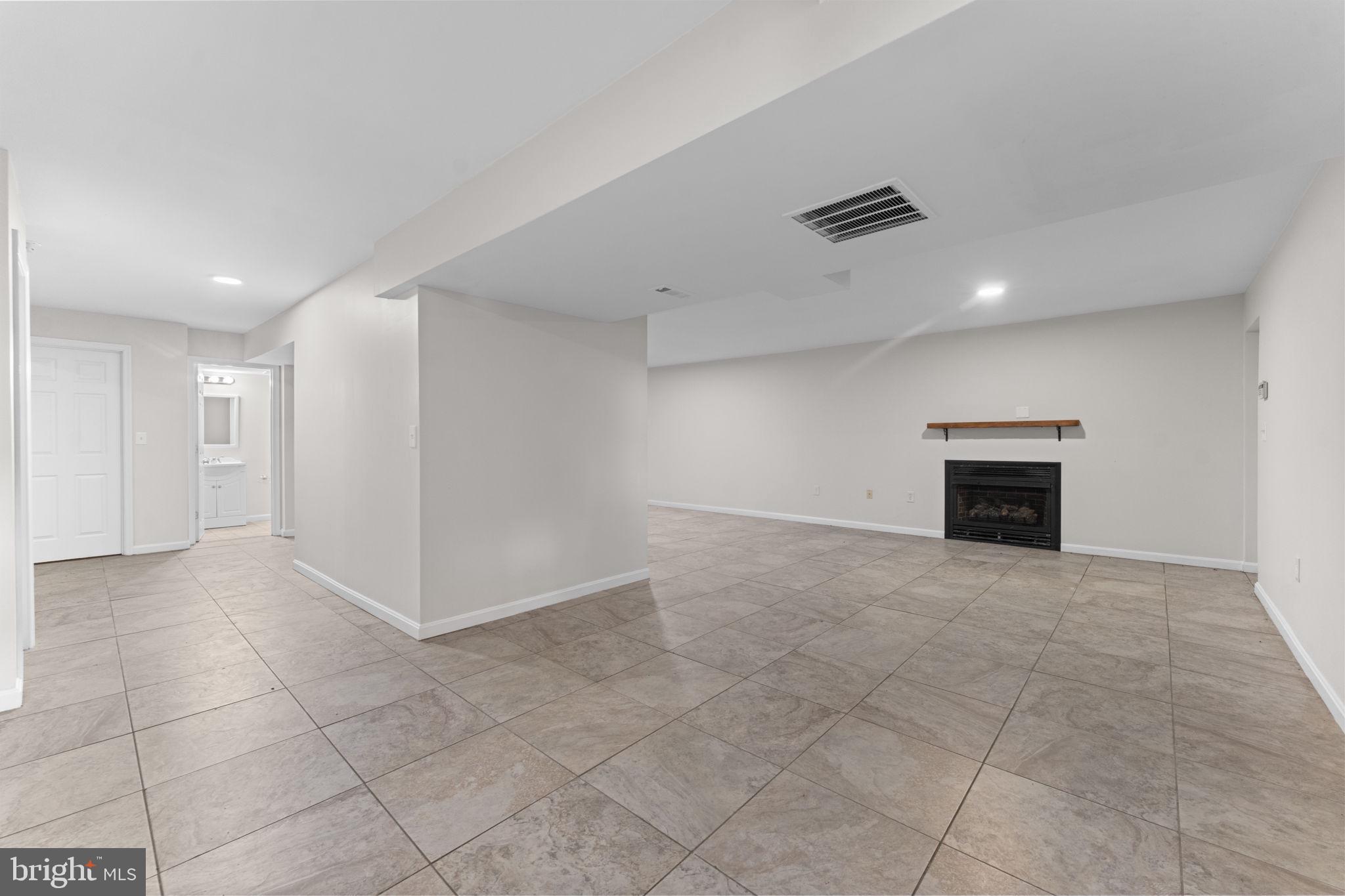 HARBOR POINT - Residential