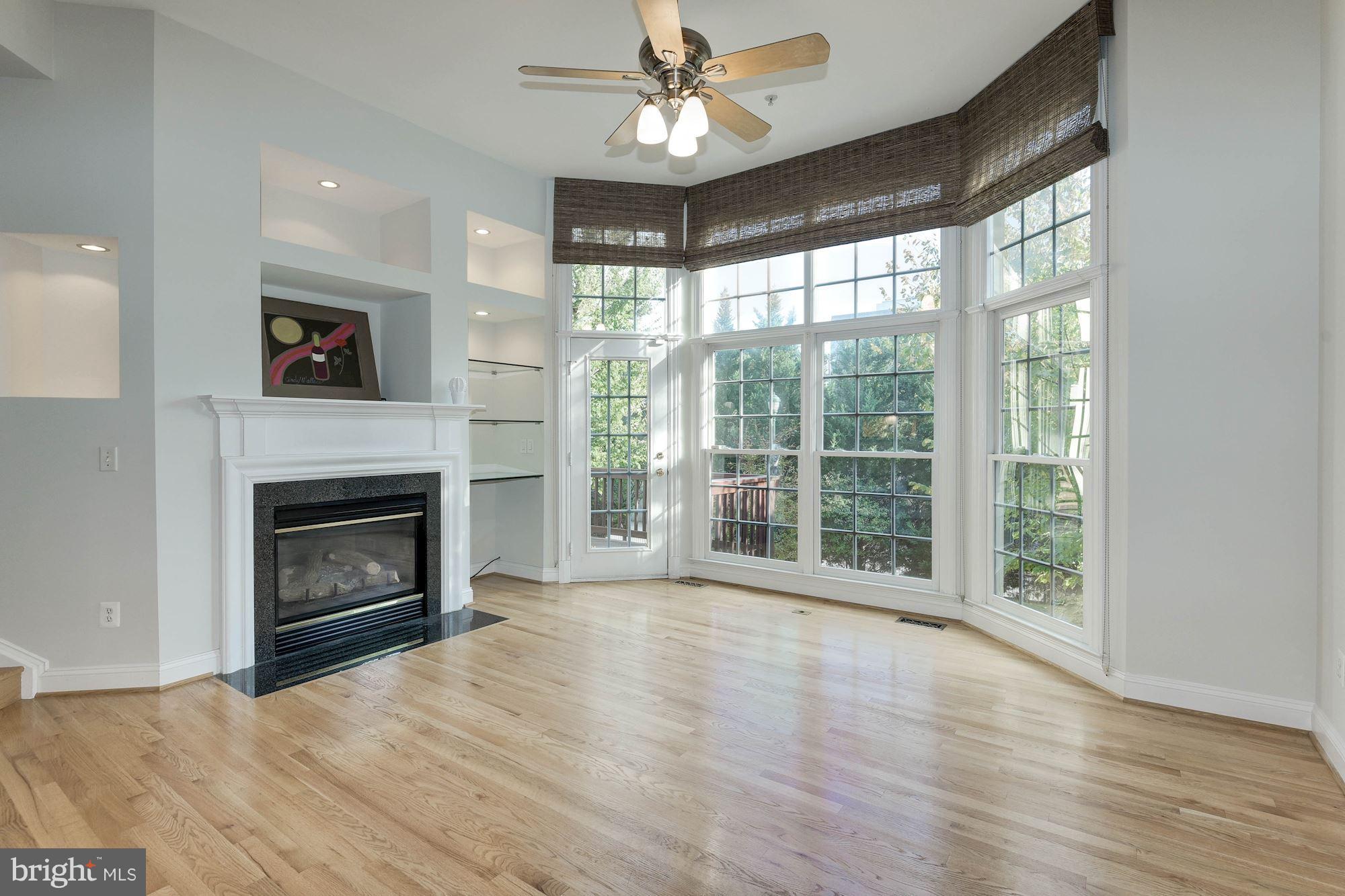 CAMERON STATION - Residential