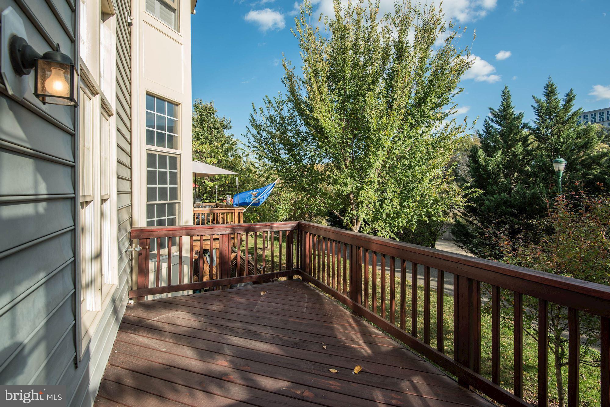 CAMERON STATION - Residential