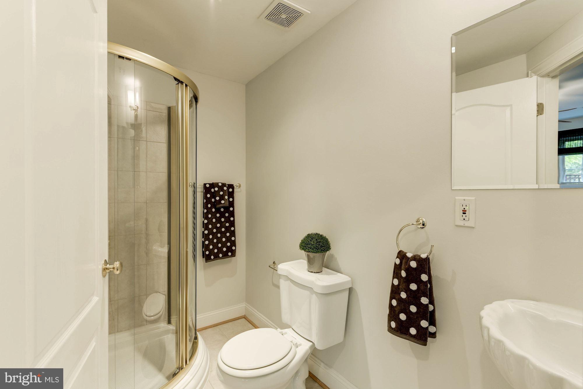 CAMERON STATION - Residential