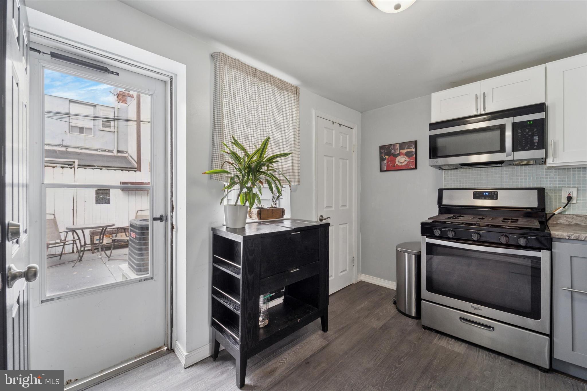 PORT RICHMOND - Residential