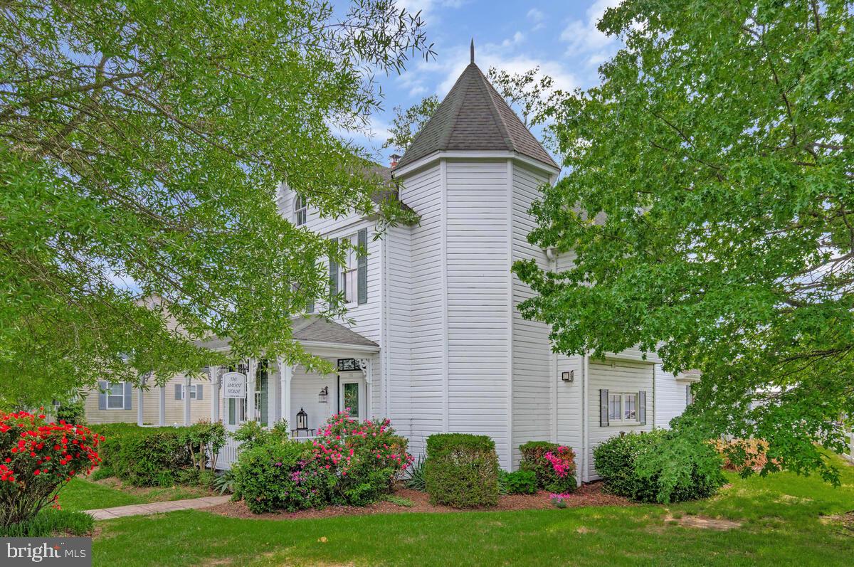105 OAK AVENUE