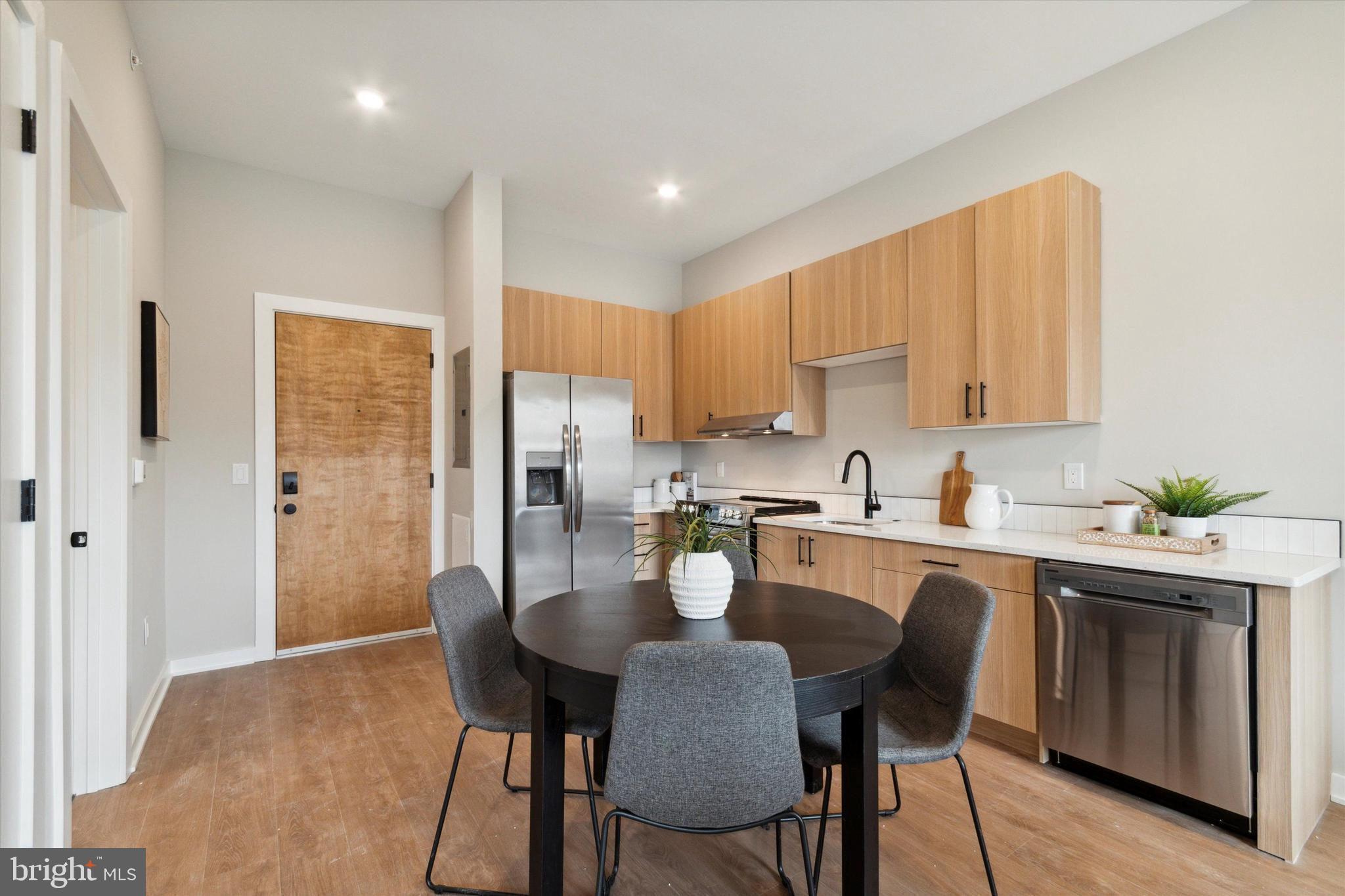 308 W CHELTEN AVENUE 311