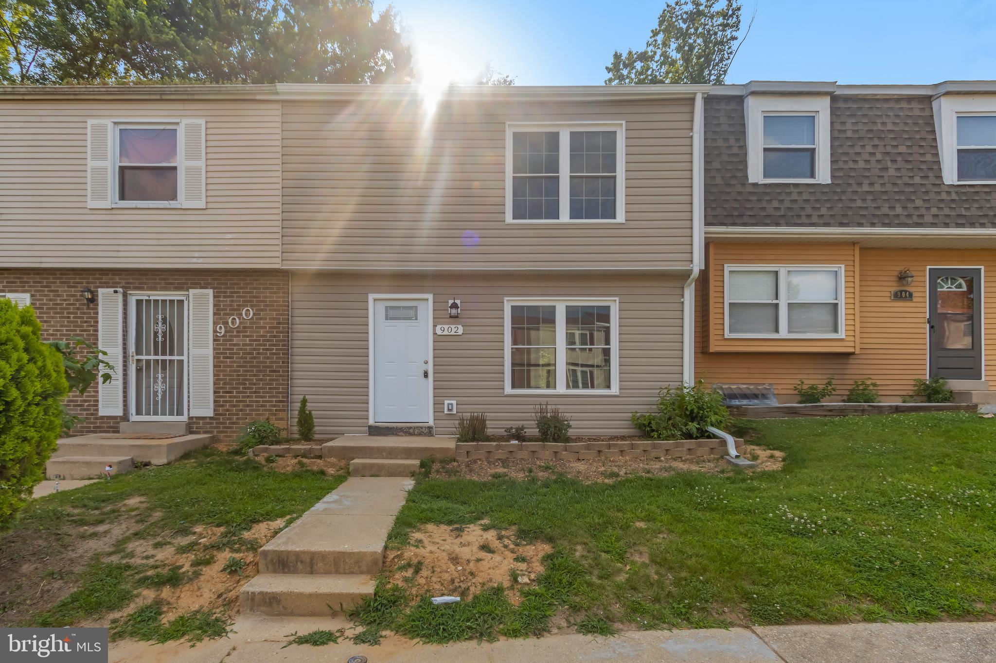 902 NADINE COURT