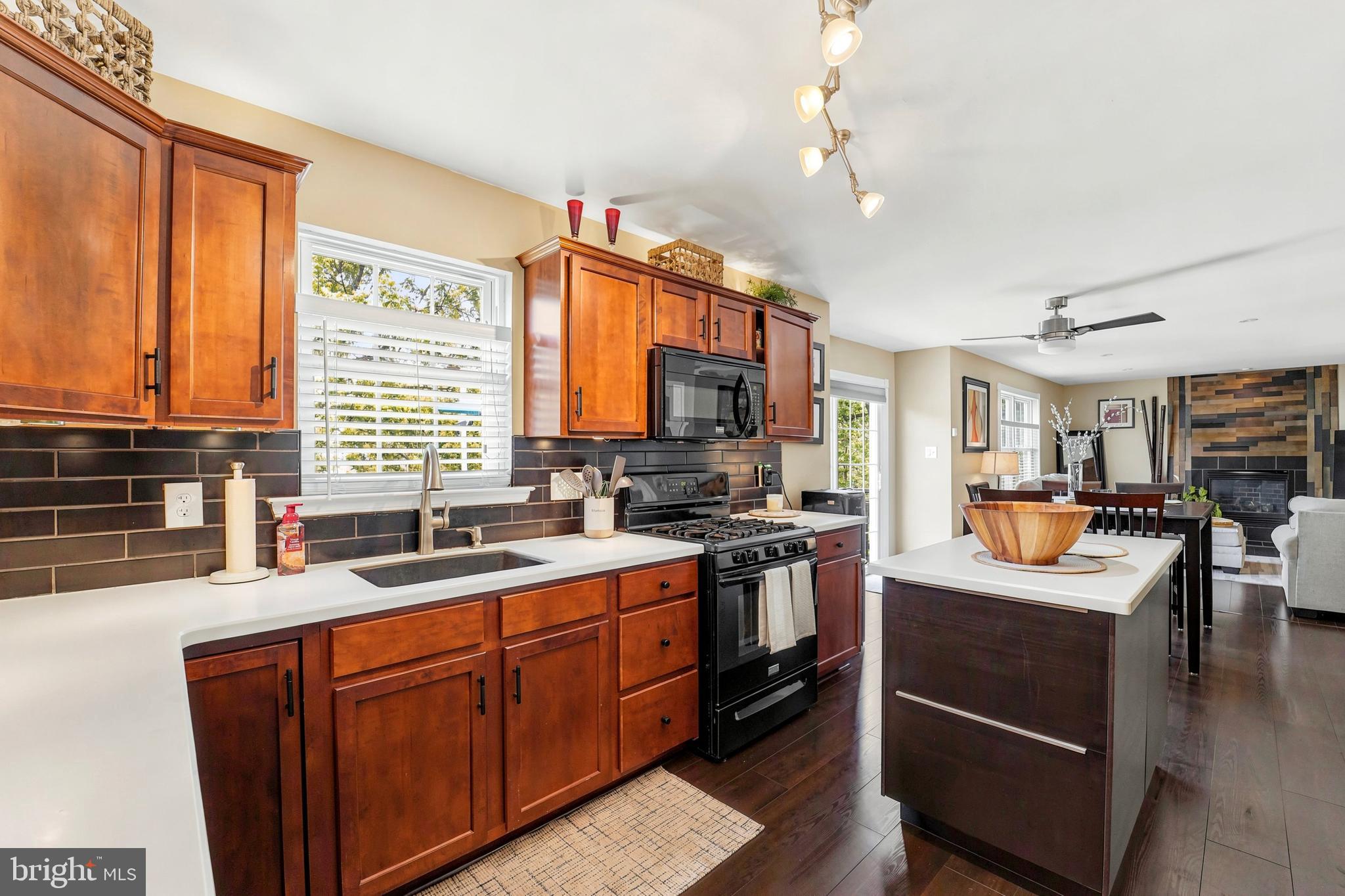 WILLOW WAY - Residential