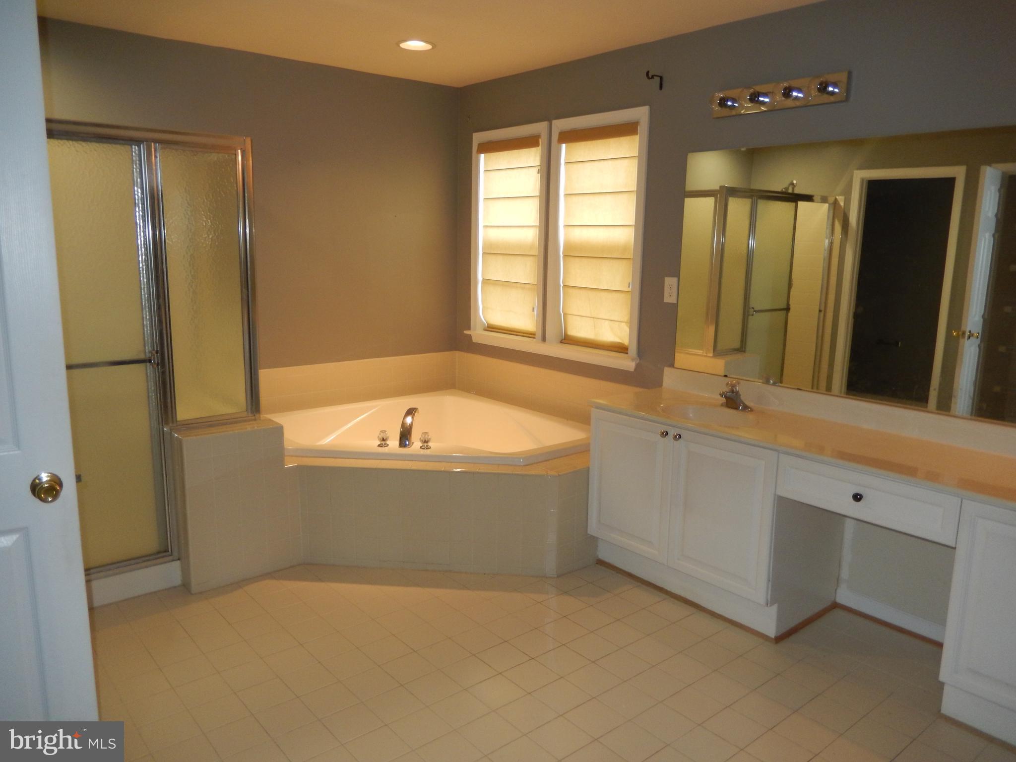 QUARTER FARM - Residential