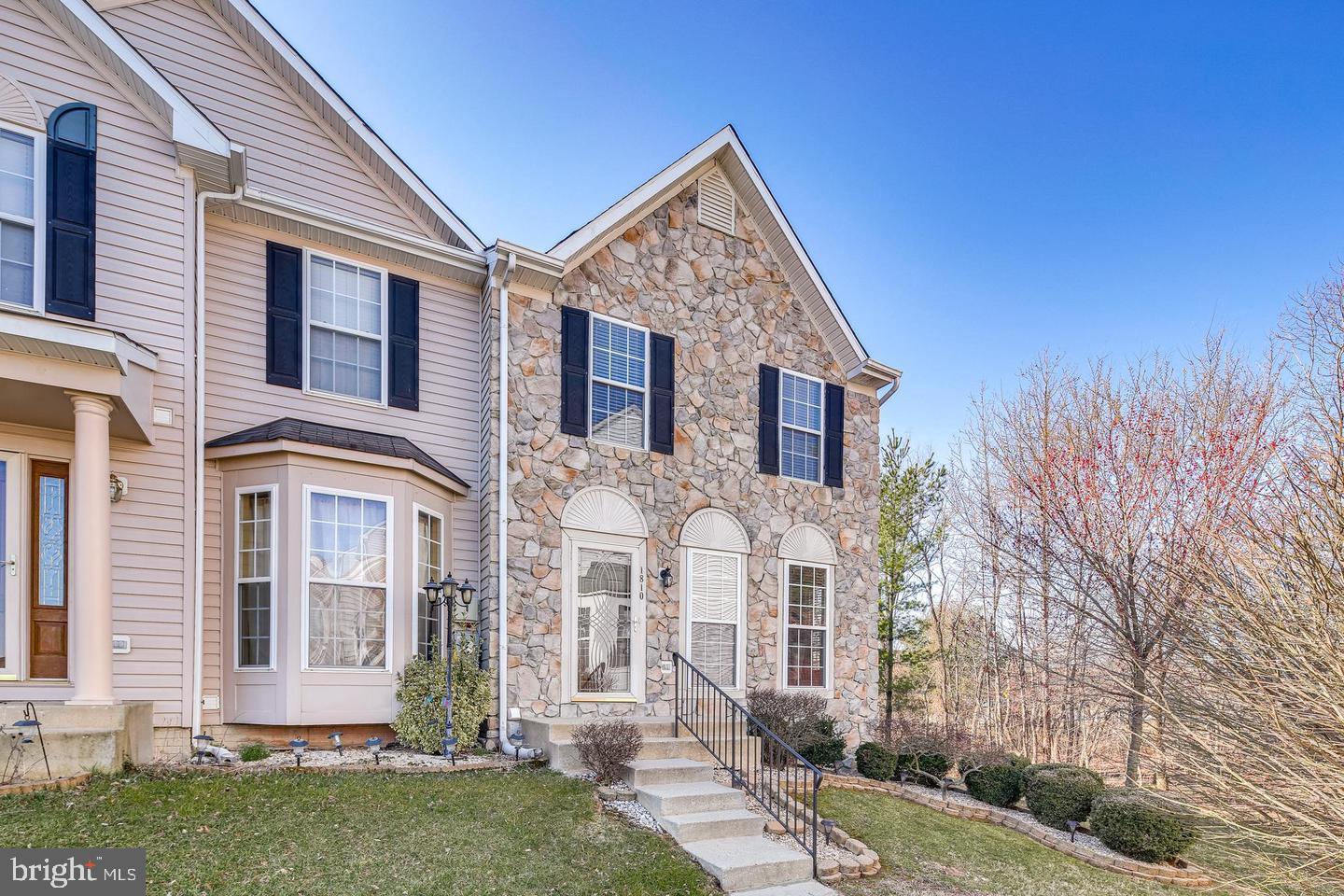 SEVEN OAKS - Residential Lease