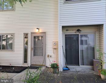 1721 CRIMSON TREE WAY B 11-B