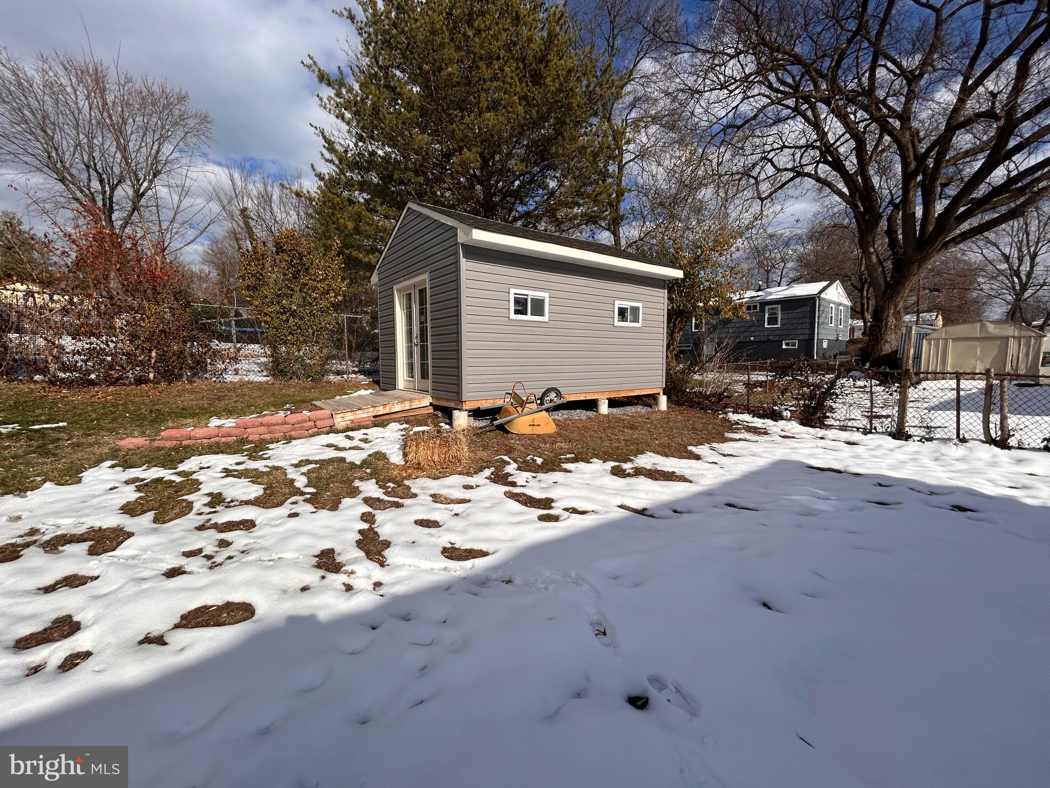 WHITFIELD KNOLLS - Residential