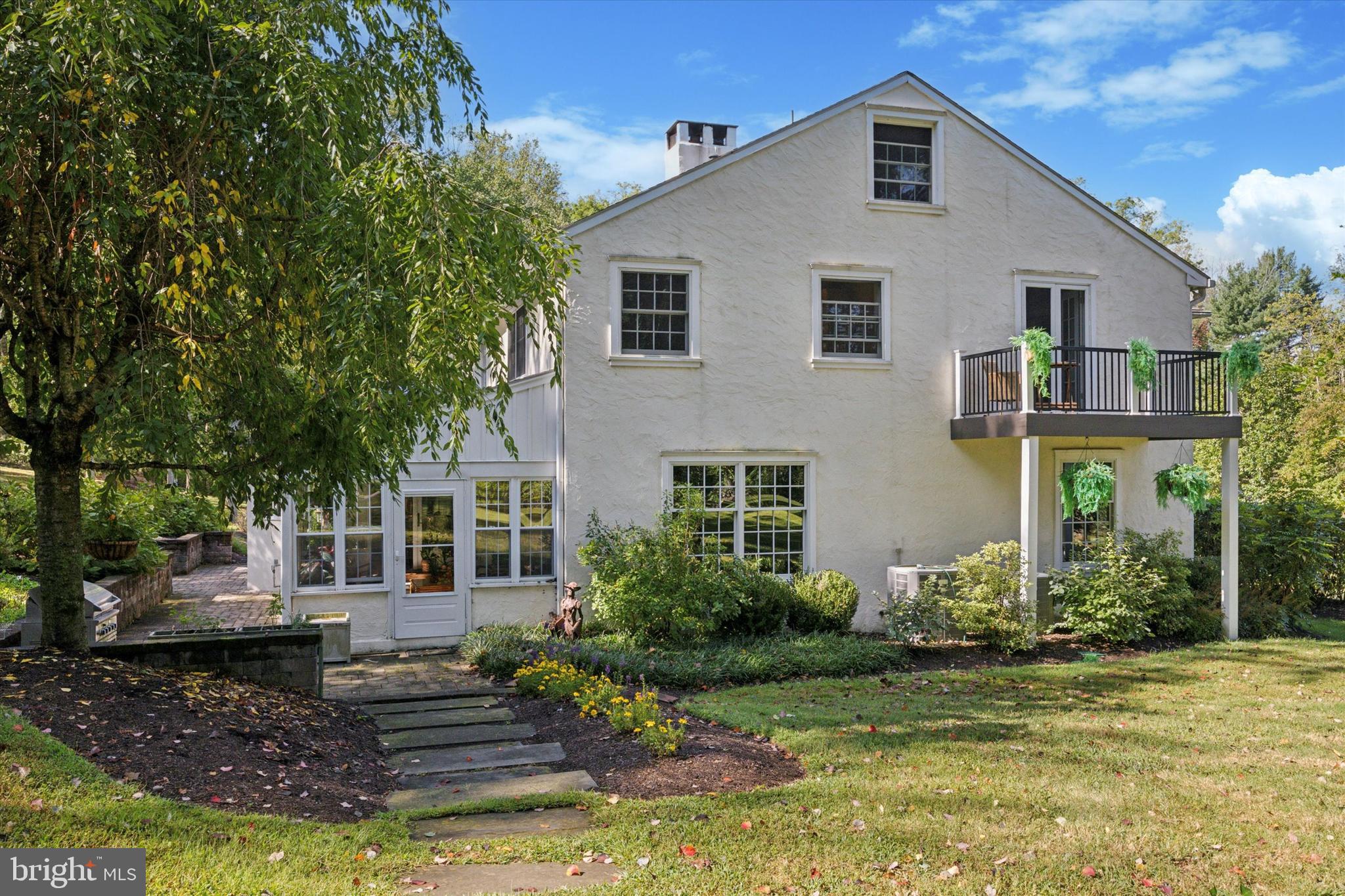 FOUR OAKS FARM - Residential