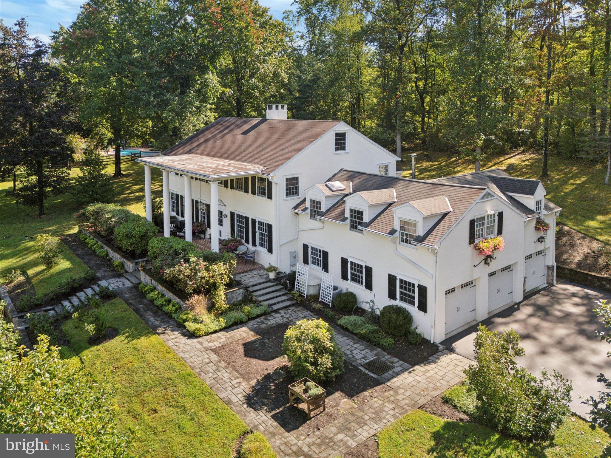 FOUR OAKS FARM - Residential