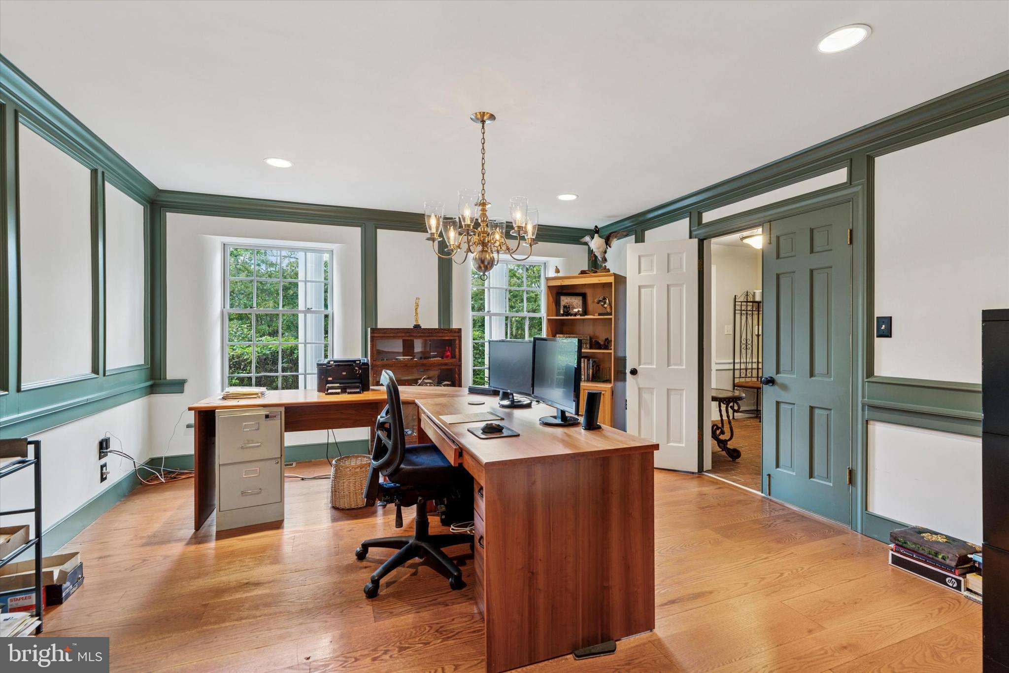 FOUR OAKS FARM - Residential