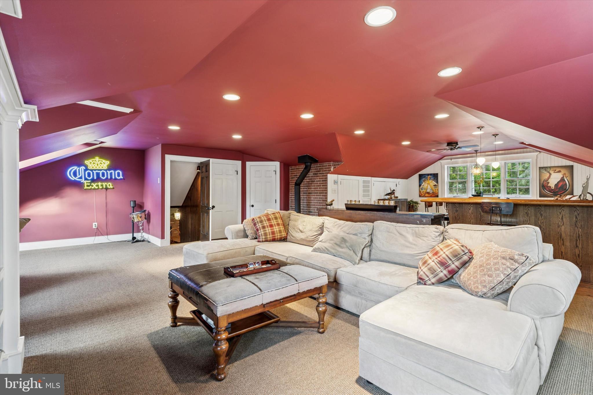 FOUR OAKS FARM - Residential