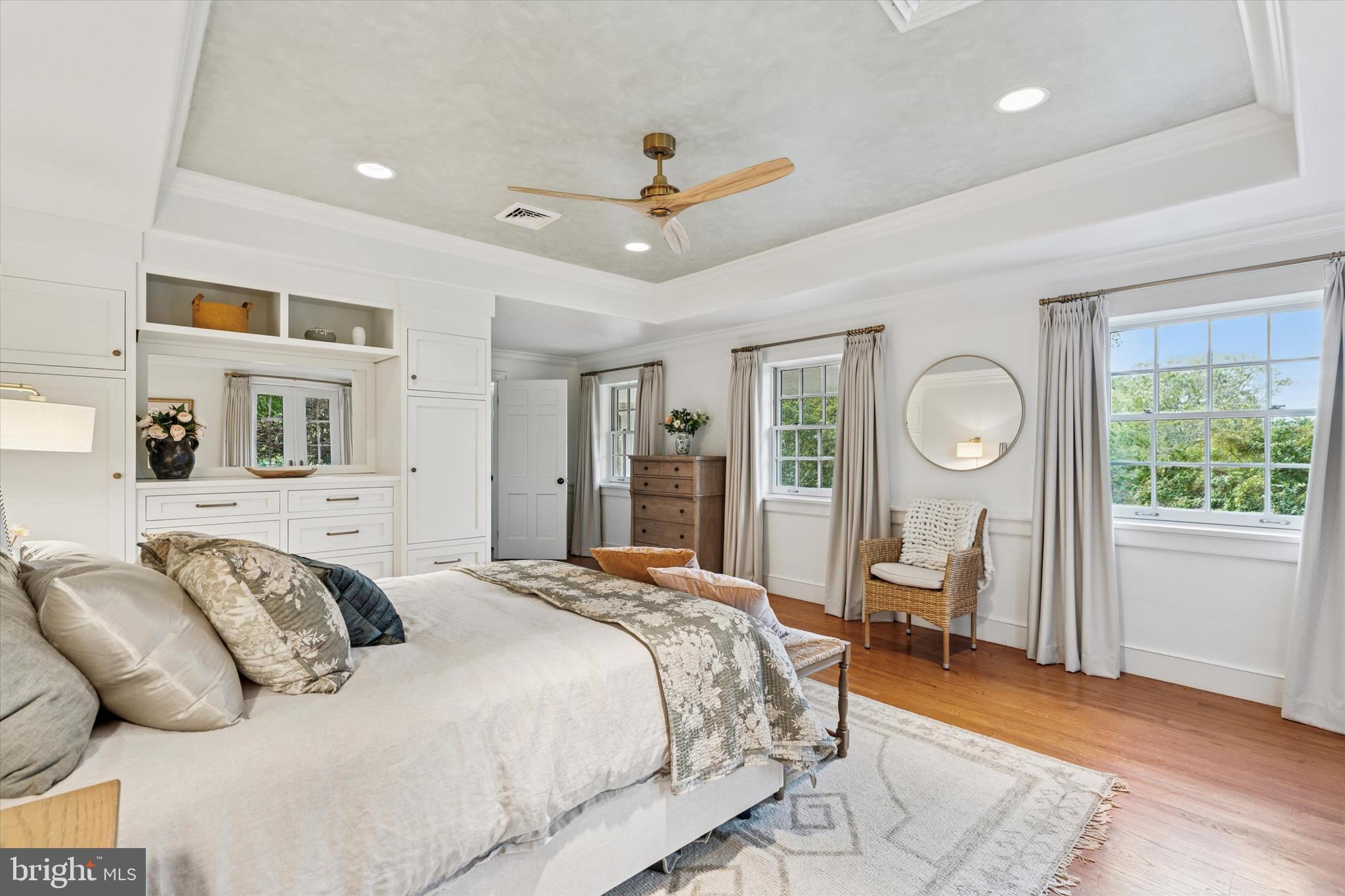 FOUR OAKS FARM - Residential