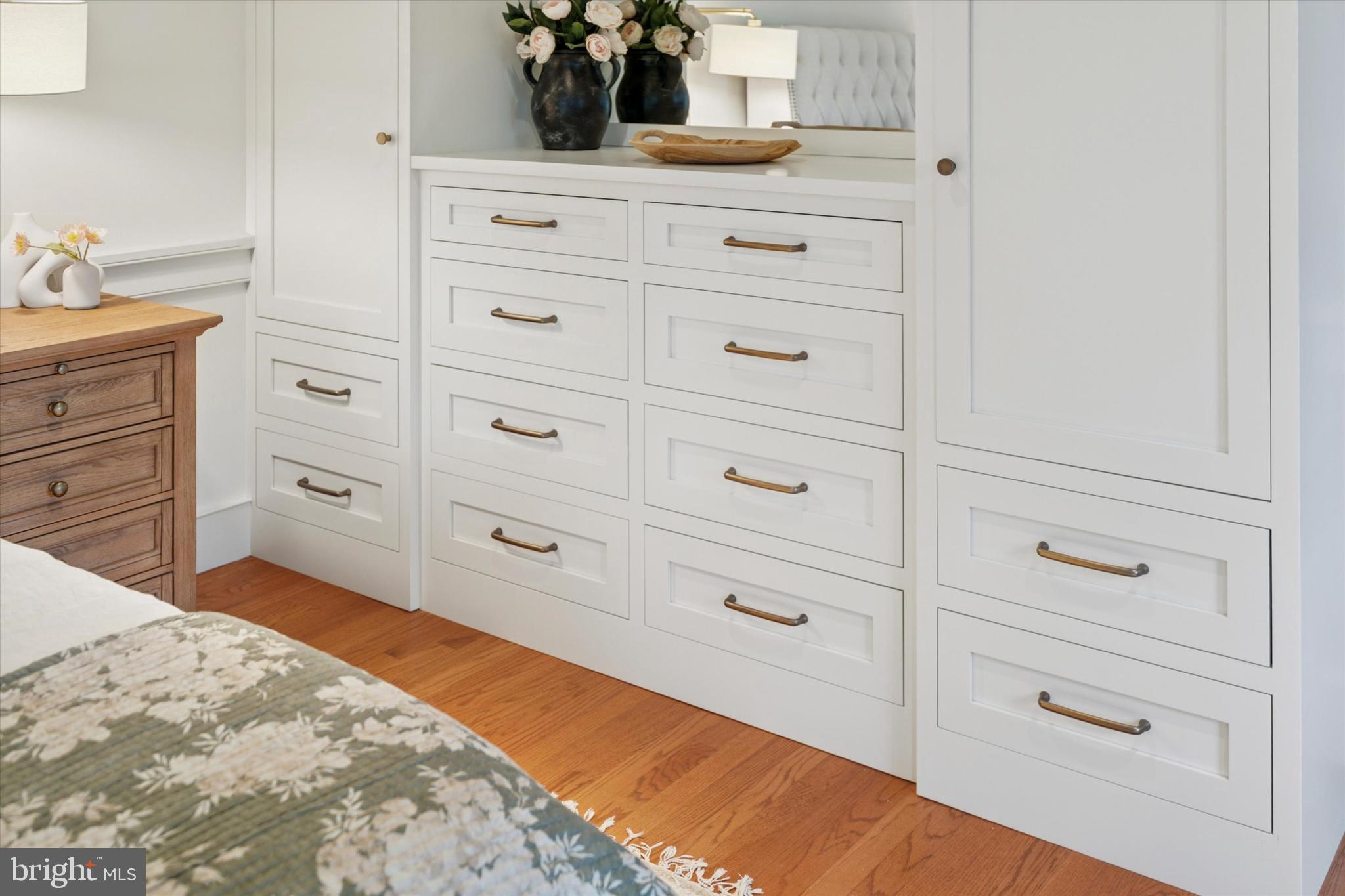 FOUR OAKS FARM - Residential