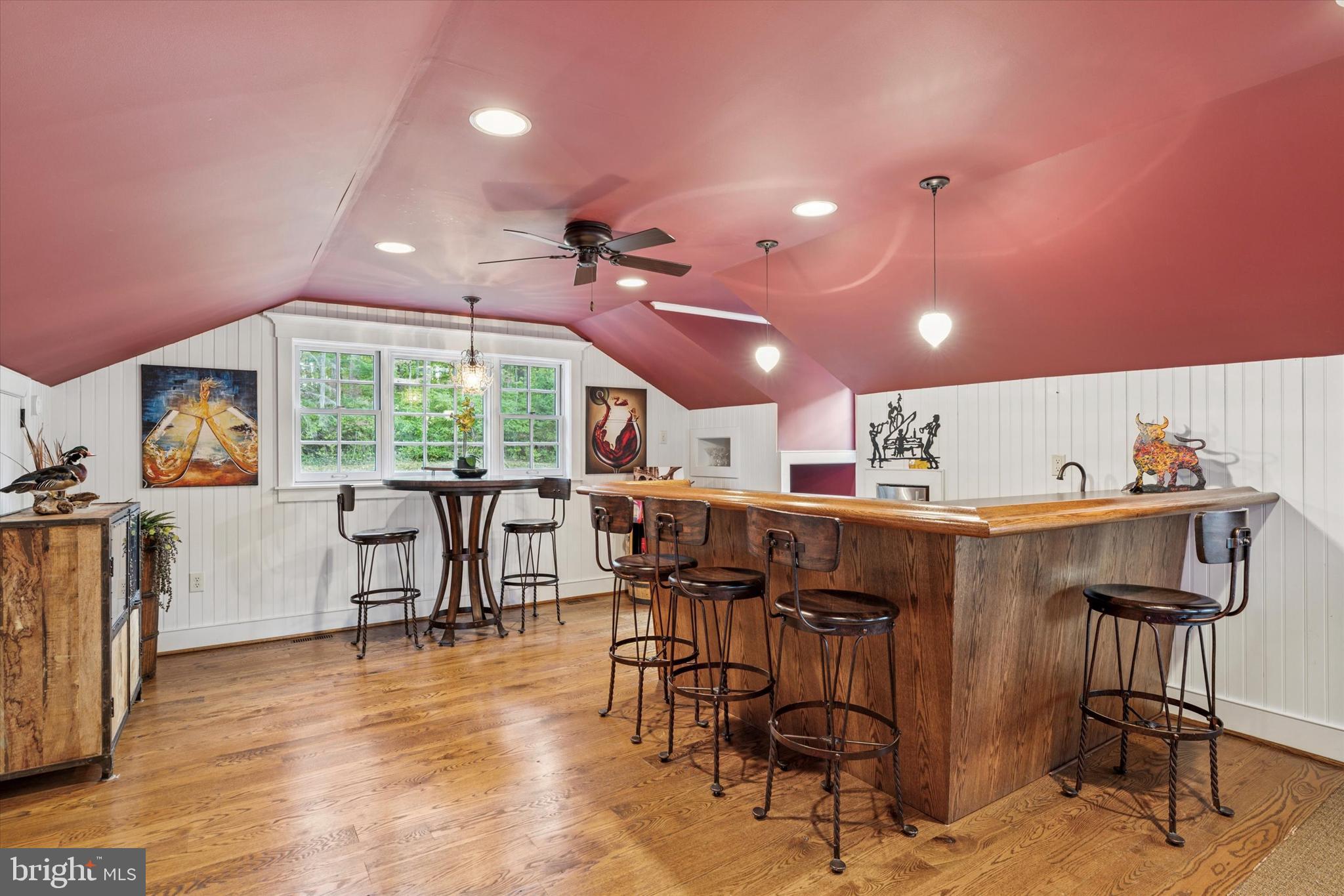 FOUR OAKS FARM - Residential